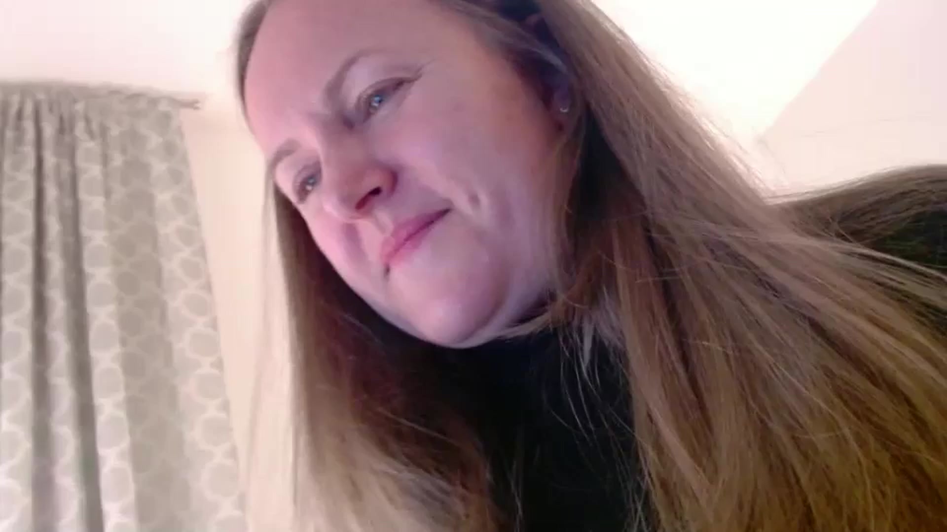 Gallery image thumbnail from JustLily's myfreecams stream on, 02/04/2025, 24:28 image 1 of 20