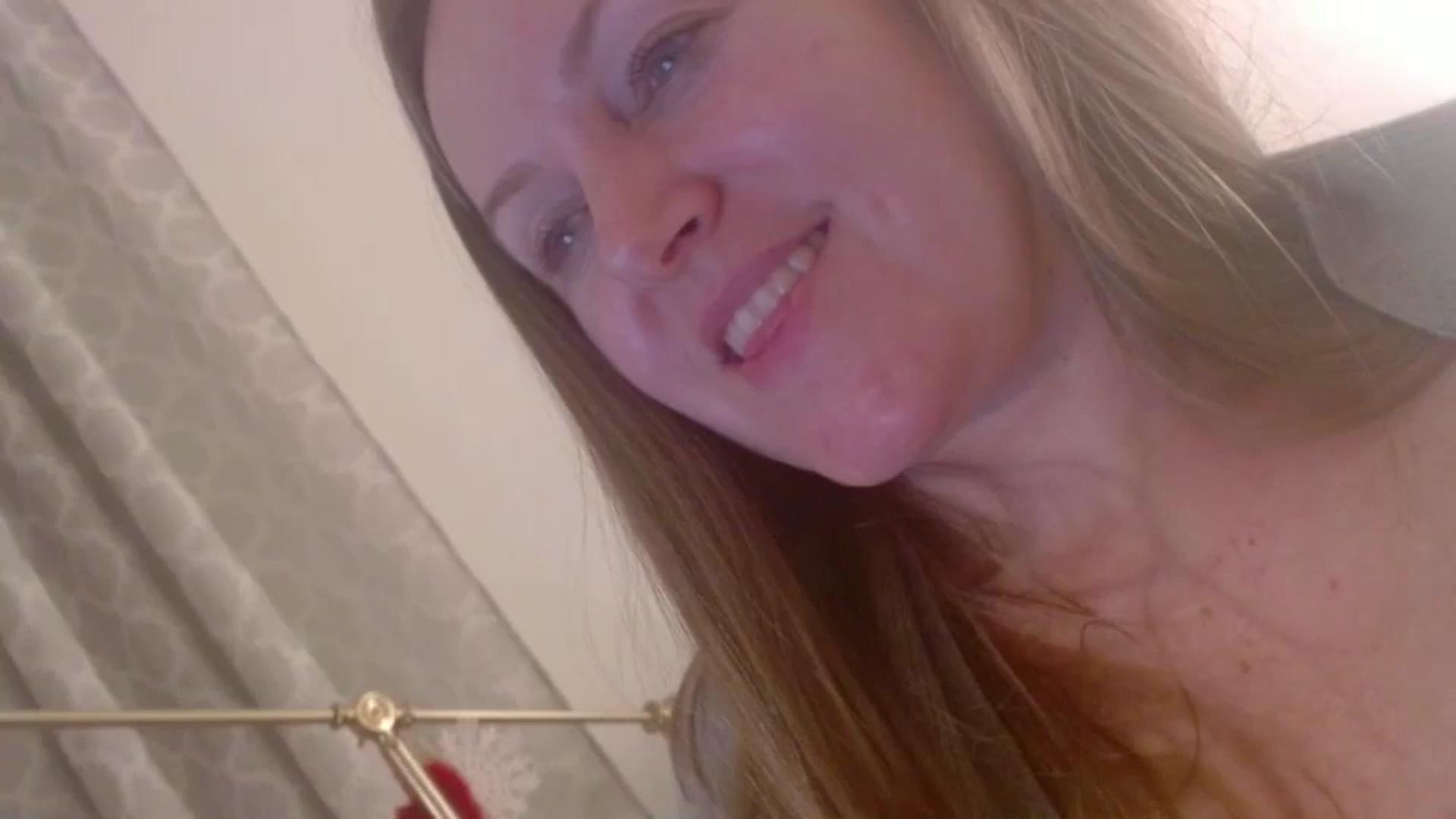 Gallery image thumbnail from JustLily's myfreecams stream on, 02/06/2025, 24:18 image 19 of 20