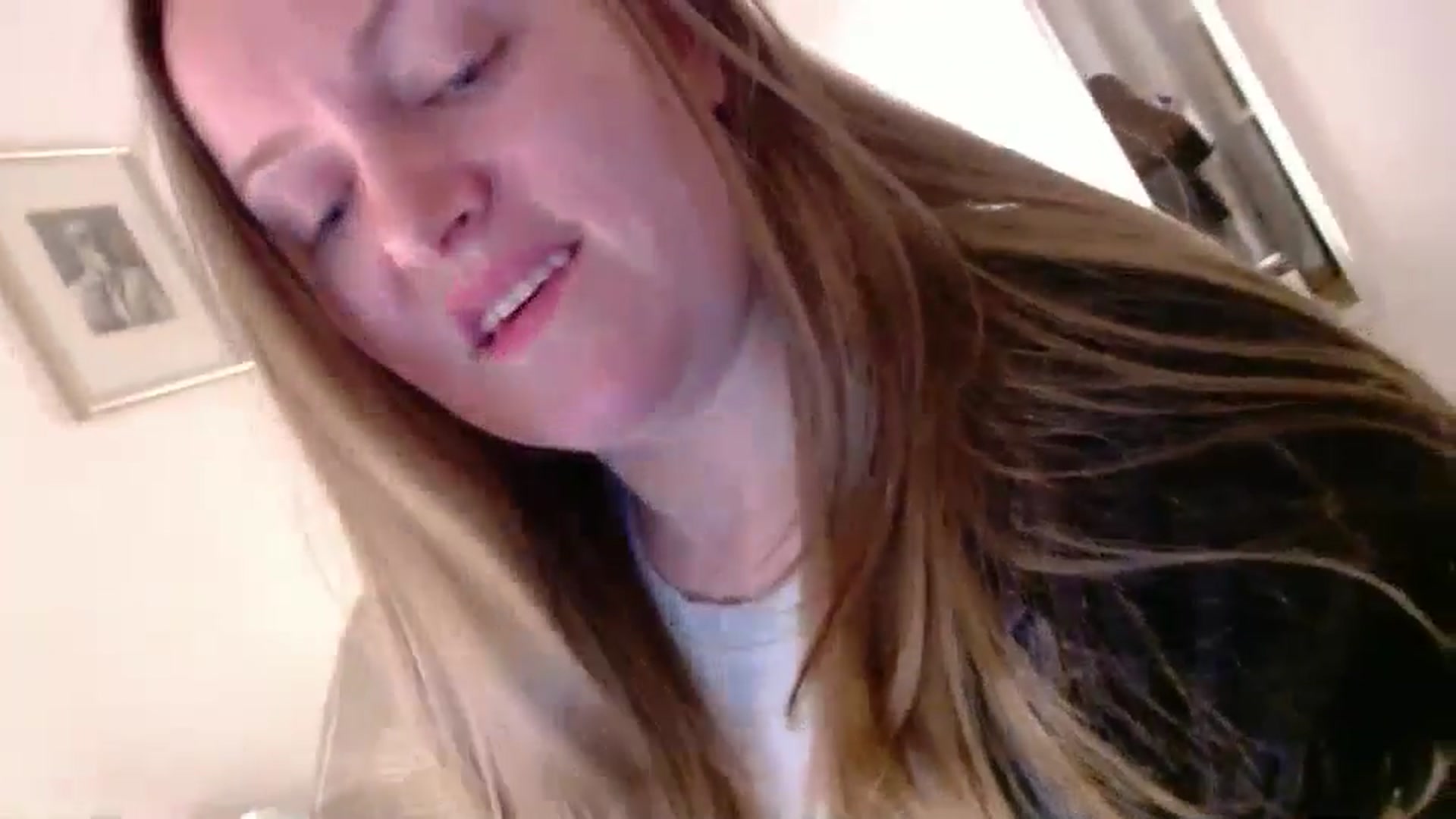 Gallery image thumbnail from JustLily's myfreecams stream on, 02/18/2025, 23:38 image 7 of 20