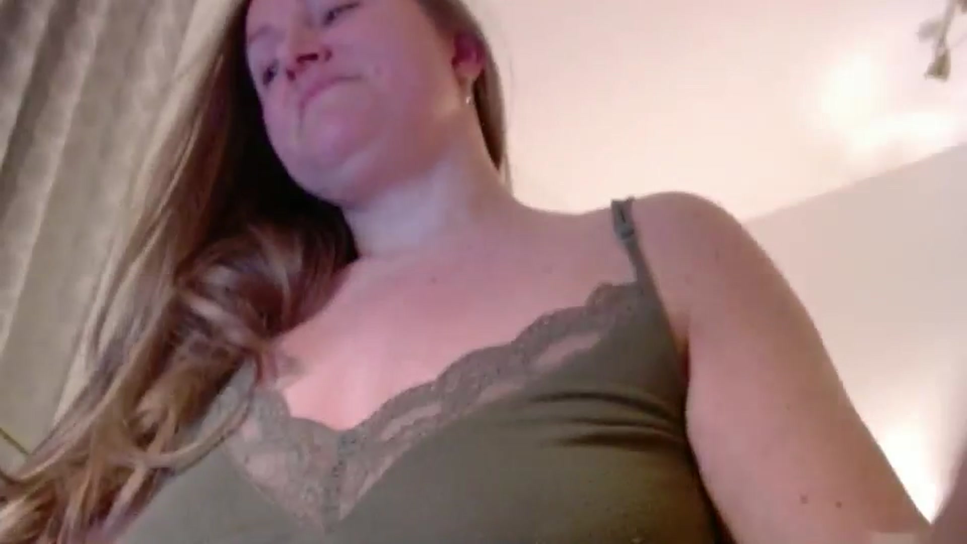 Gallery image thumbnail from JustLily's myfreecams stream on, 03/12/2025, 22:13 image 19 of 20