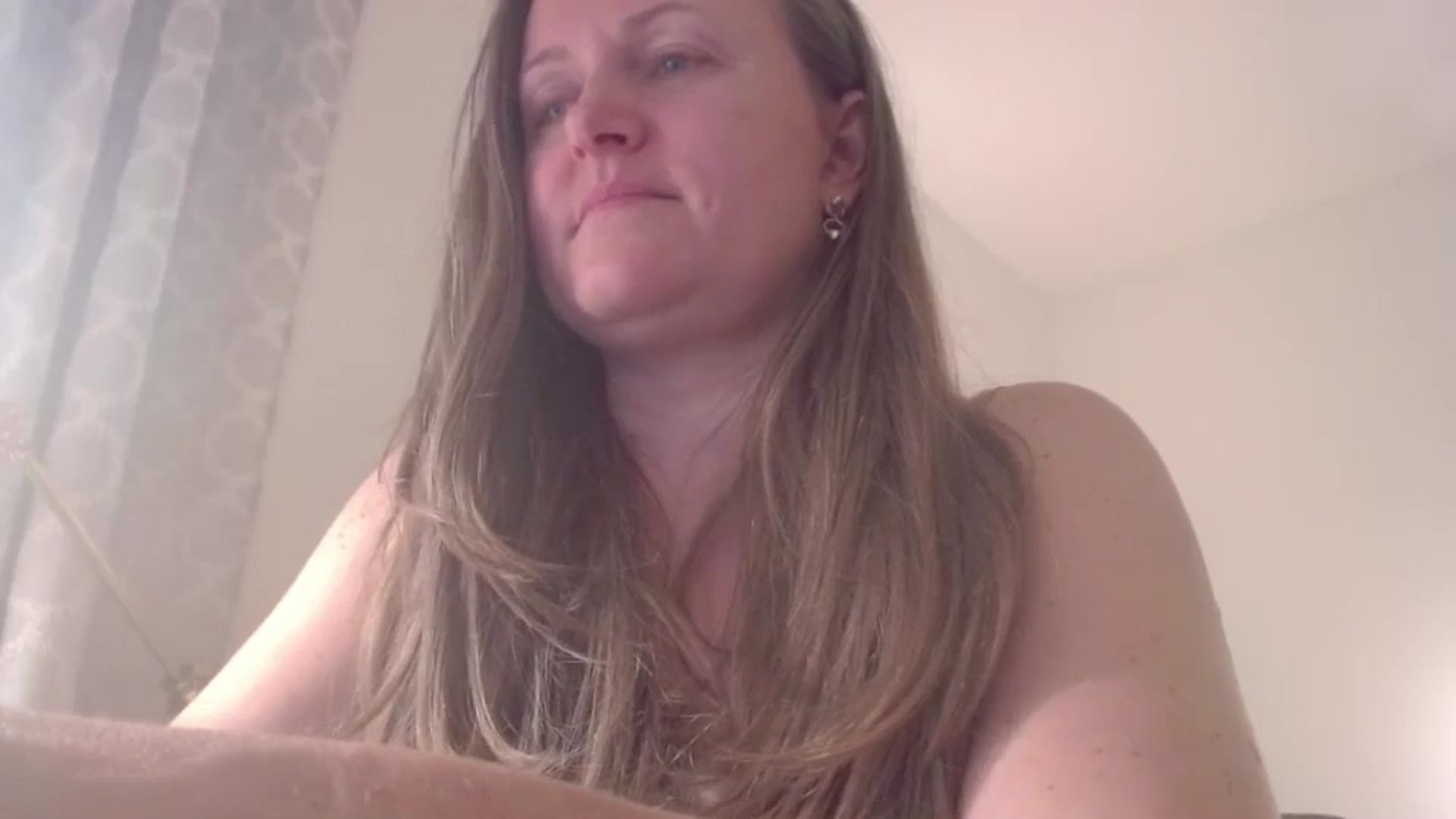 Gallery image thumbnail from JustLily's myfreecams stream on, 03/17/2025, 23:21 image 18 of 20