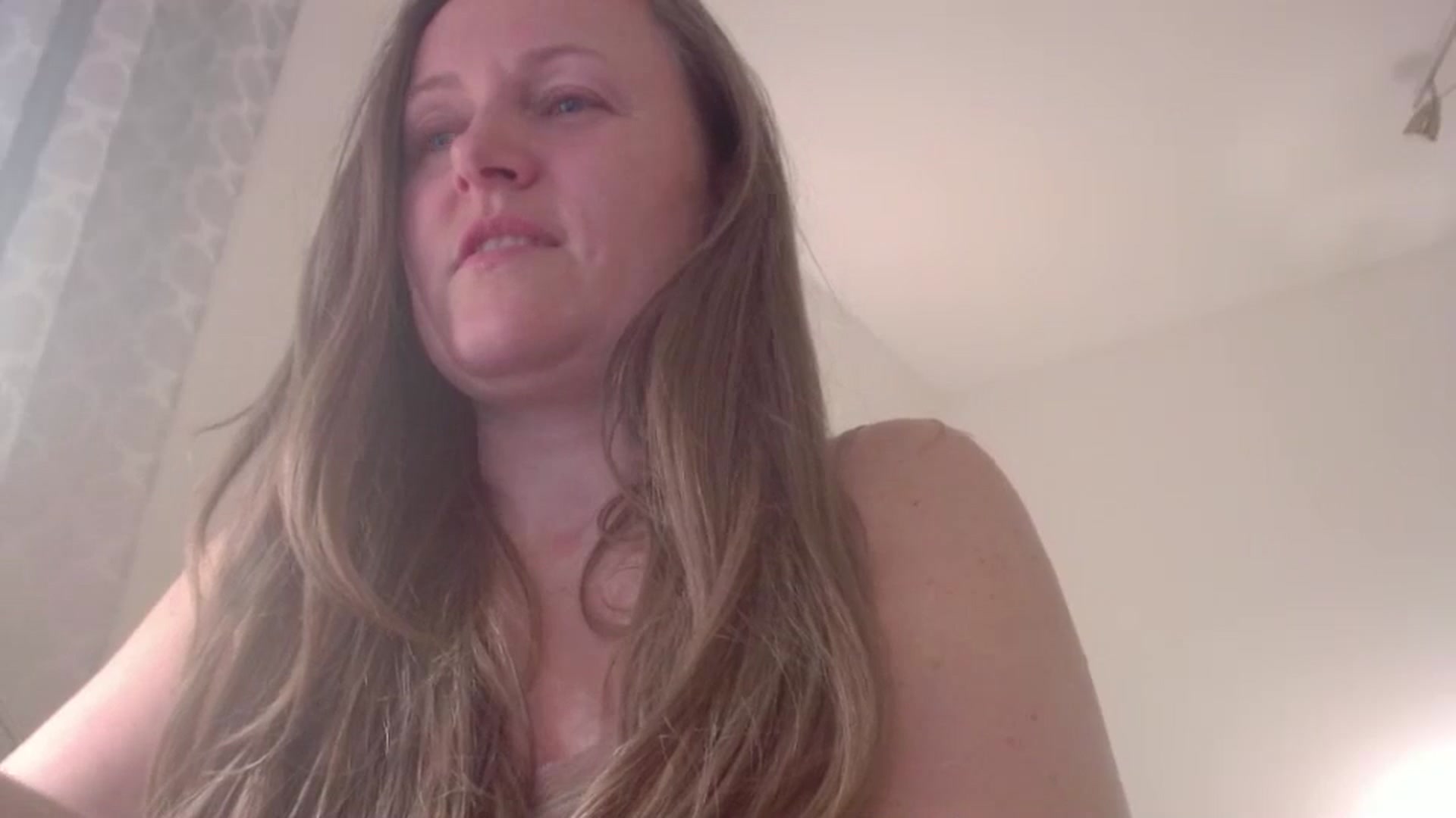 Gallery image thumbnail from JustLily's myfreecams stream on, 03/17/2025, 23:21 image 8 of 20
