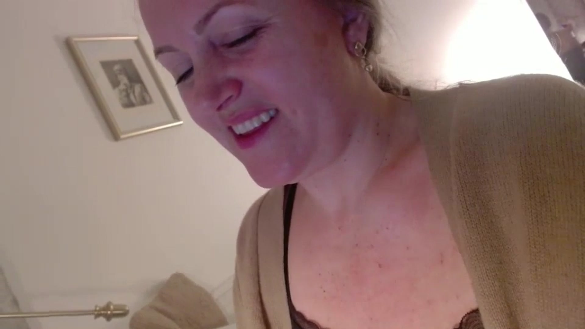 Gallery image thumbnail from JustLily's myfreecams stream on, 03/20/2025, 22:20 image 13 of 20