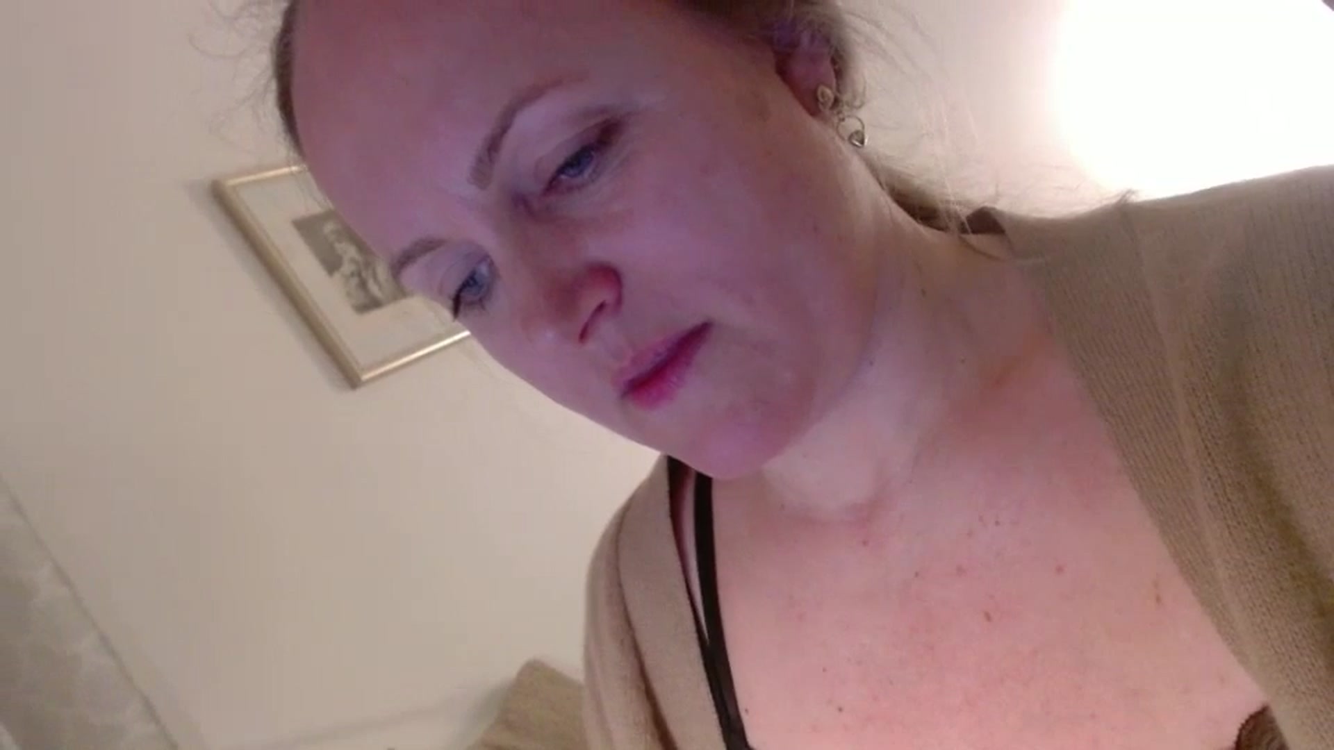 Gallery image thumbnail from JustLily's myfreecams stream on, 03/20/2025, 22:20 image 18 of 20