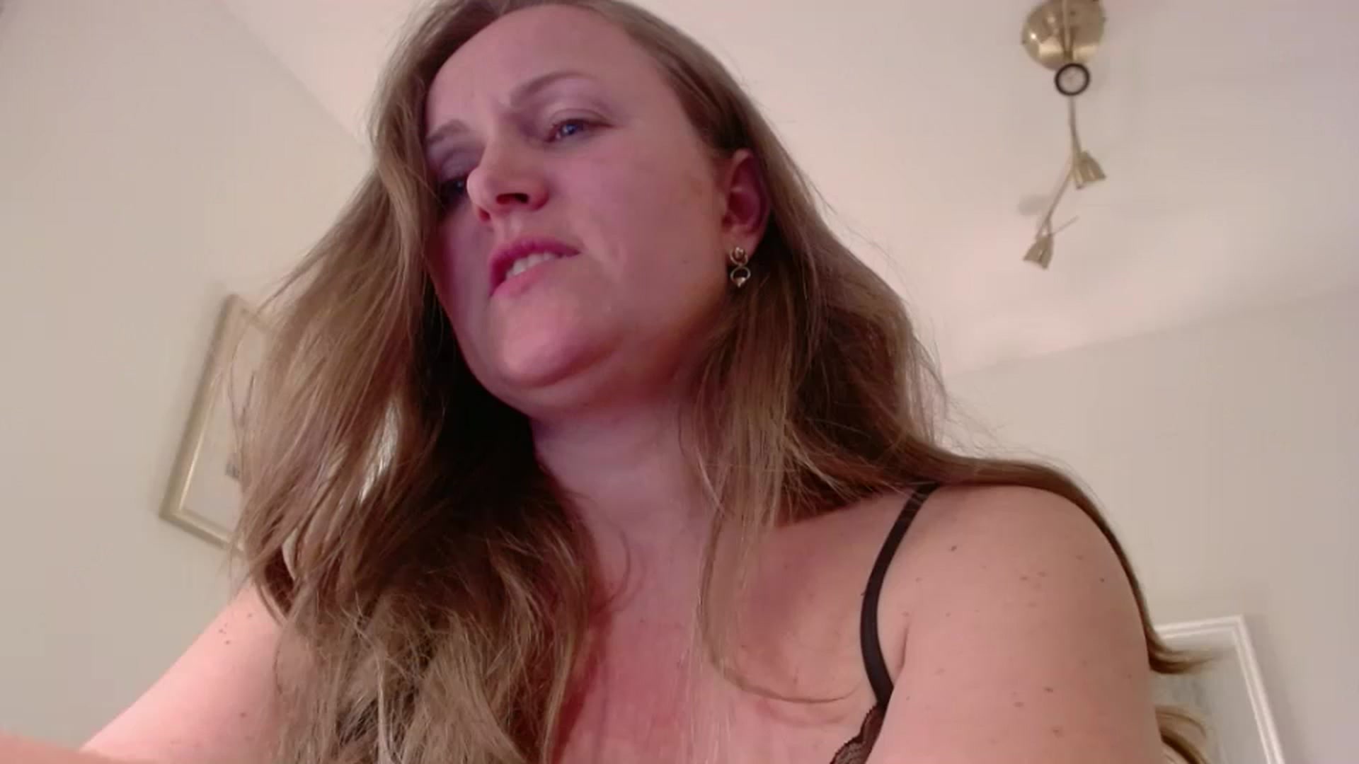 Gallery image thumbnail from JustLily's myfreecams stream on, 03/22/2025, 24:03 image 1 of 20