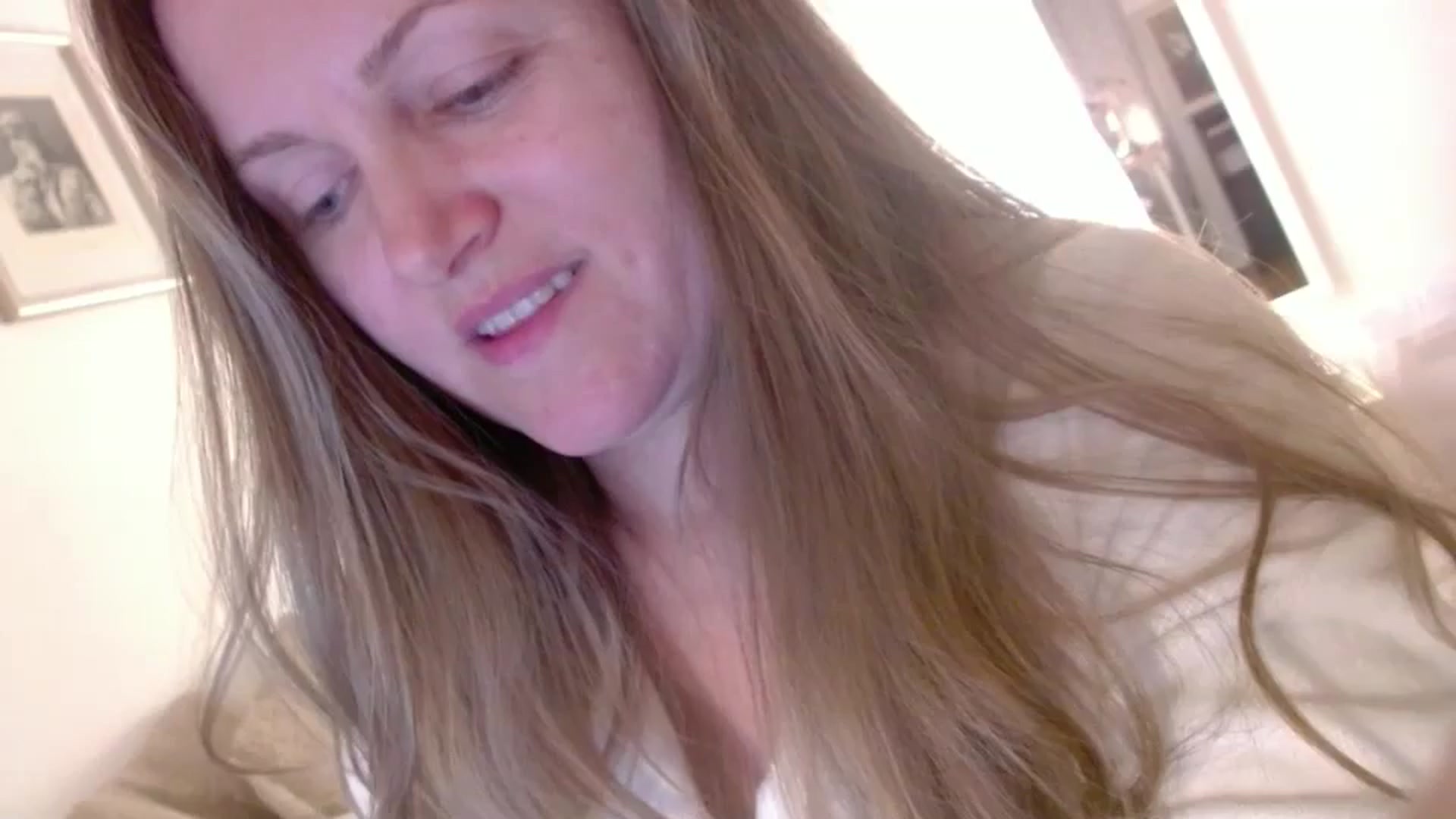Gallery image thumbnail from JustLily's myfreecams stream on, 03/26/2025, 24:34 image 16 of 20