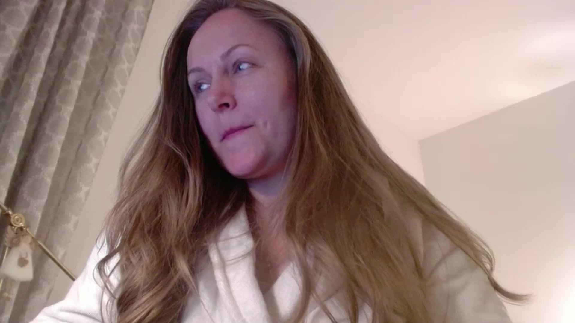 Gallery image thumbnail from JustLily's myfreecams stream on, 03/26/2025, 24:34 image 13 of 20