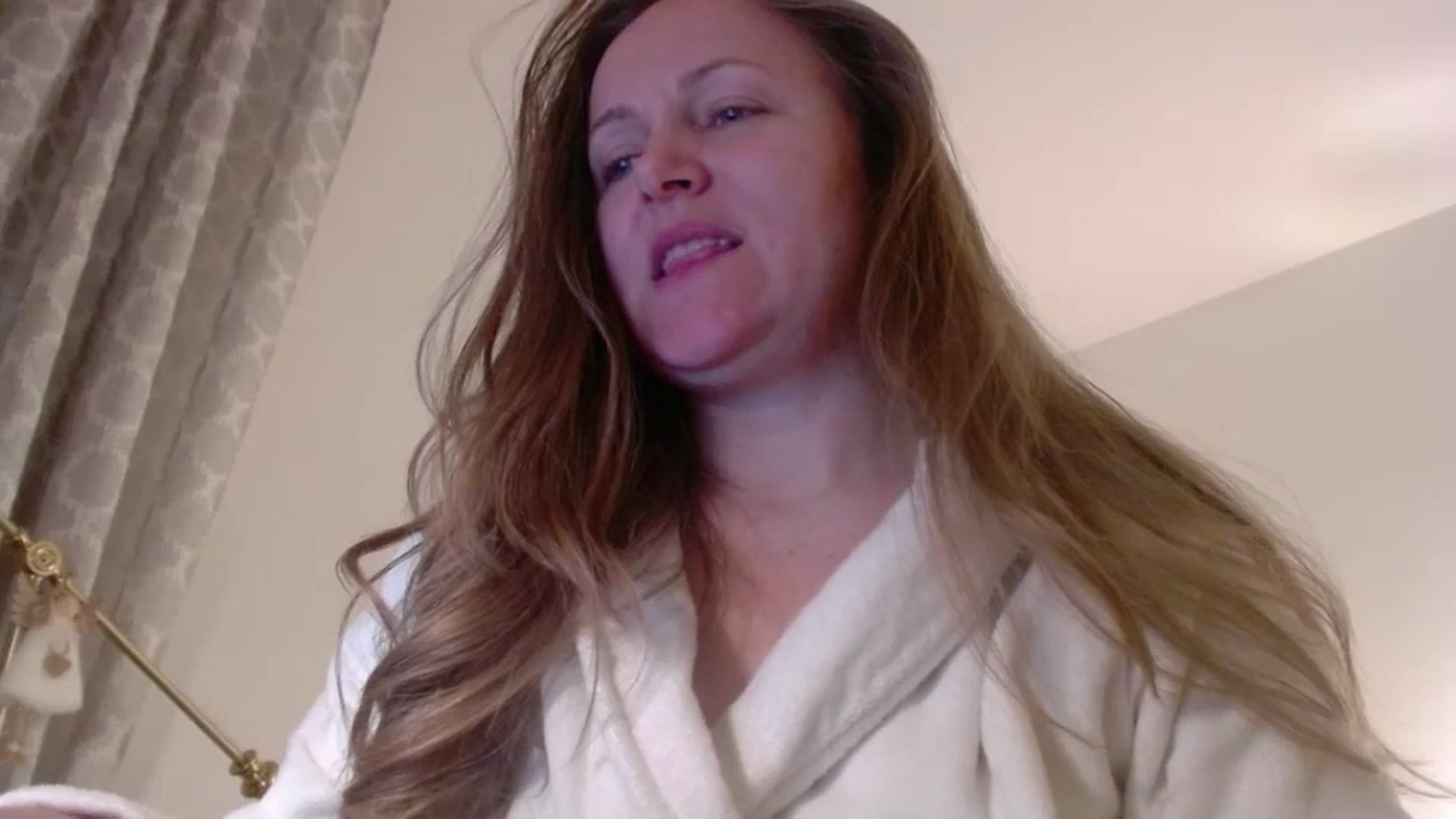 Gallery image thumbnail from JustLily's myfreecams stream on, 03/26/2025, 24:34 image 12 of 20