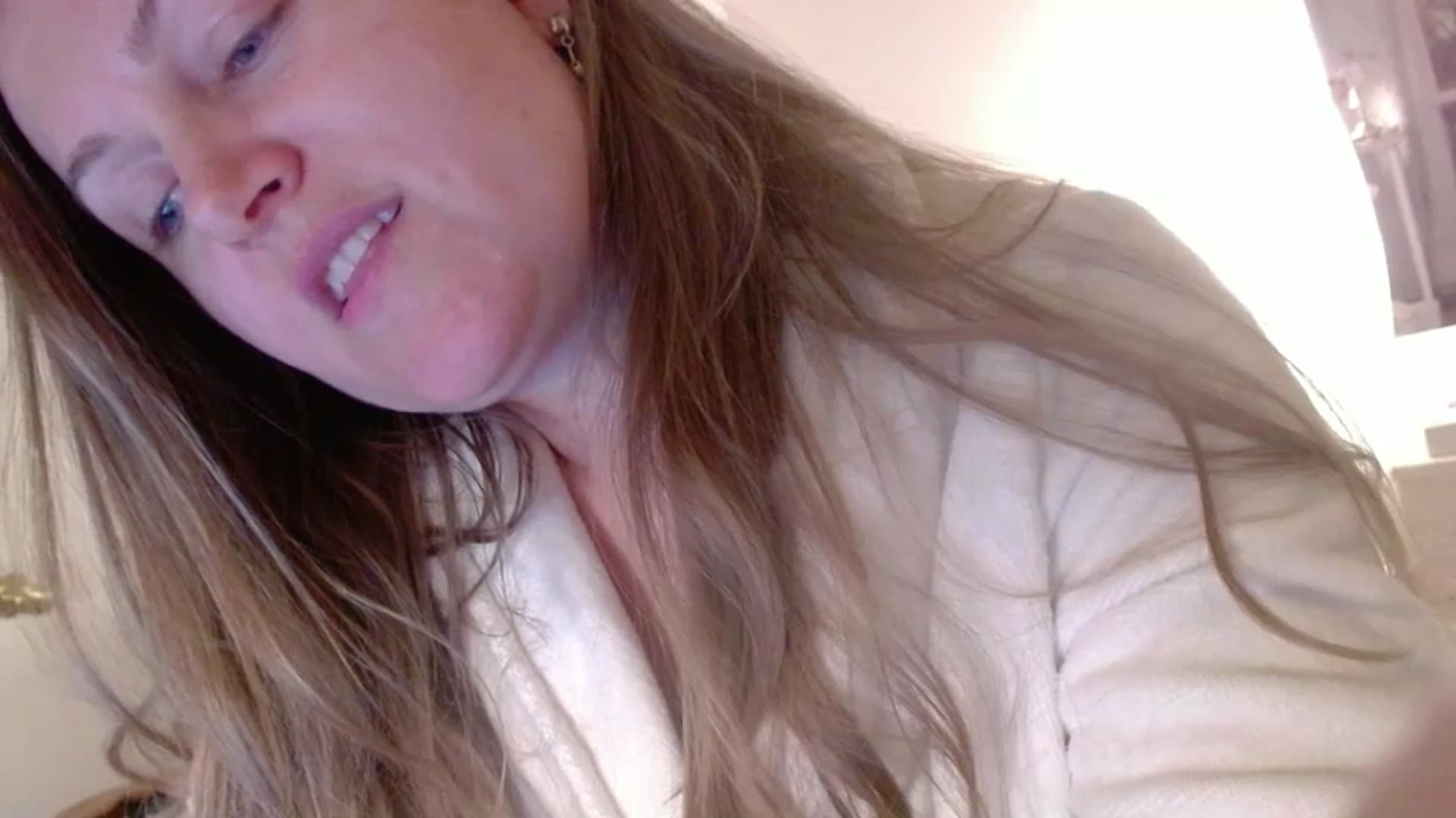 Gallery image thumbnail from JustLily's myfreecams stream on, 03/26/2025, 24:34 image 19 of 20