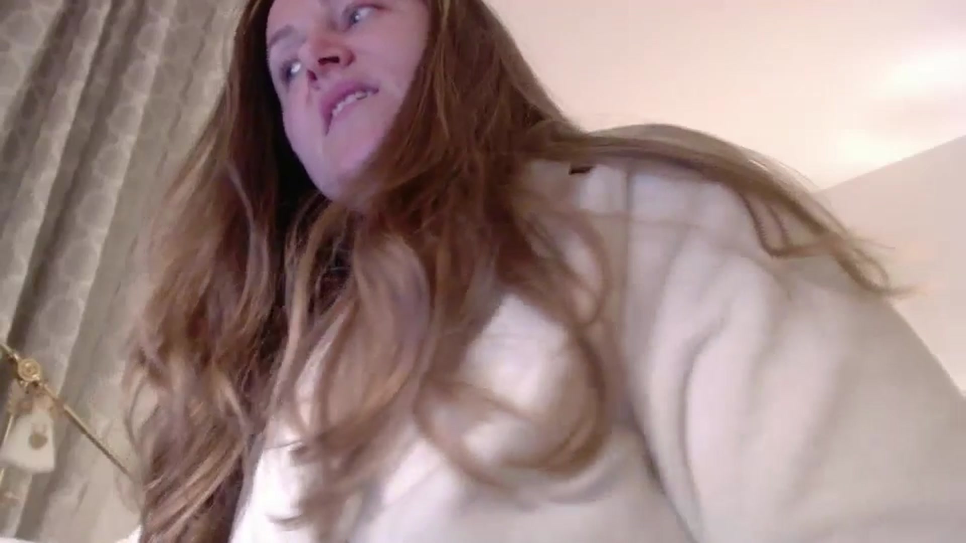 Gallery image thumbnail from JustLily's myfreecams stream on, 03/26/2025, 24:34 image 14 of 20