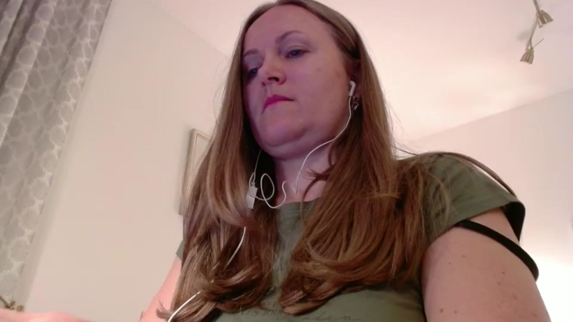 Gallery image thumbnail from JustLily's myfreecams stream on, 03/28/2025, 23:15 image 2 of 20