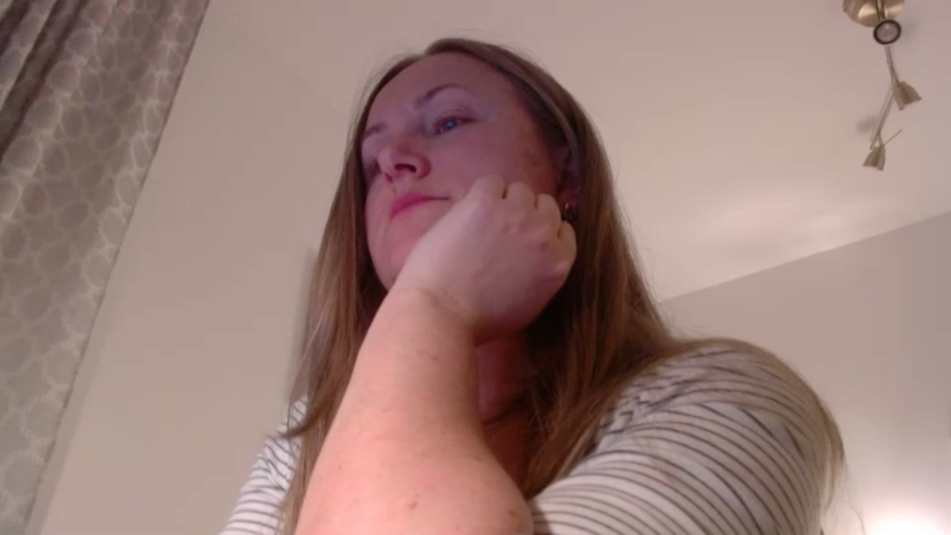 Gallery image thumbnail from JustLily's myfreecams stream on, 04/04/2025, 21:26 image 13 of 20