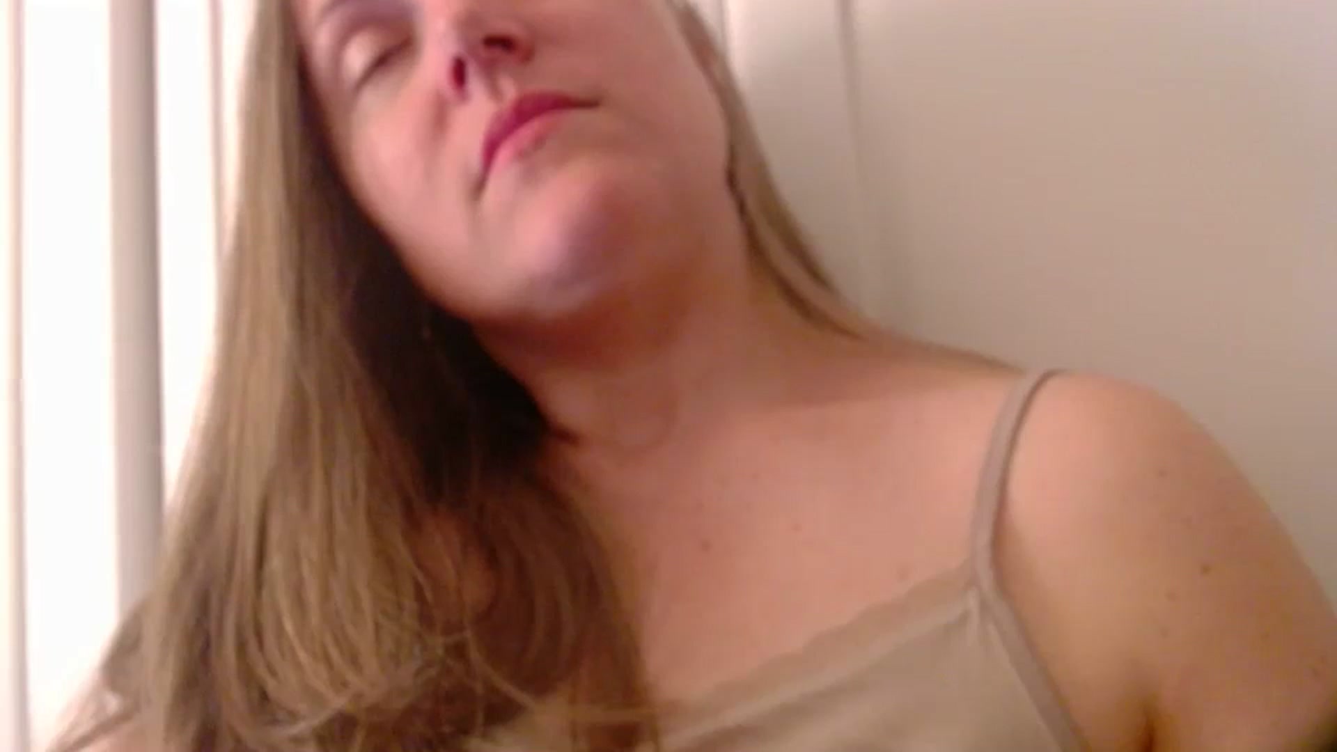 Gallery image thumbnail from JustLily's myfreecams stream on, 04/04/2025, 22:48 image 5 of 20