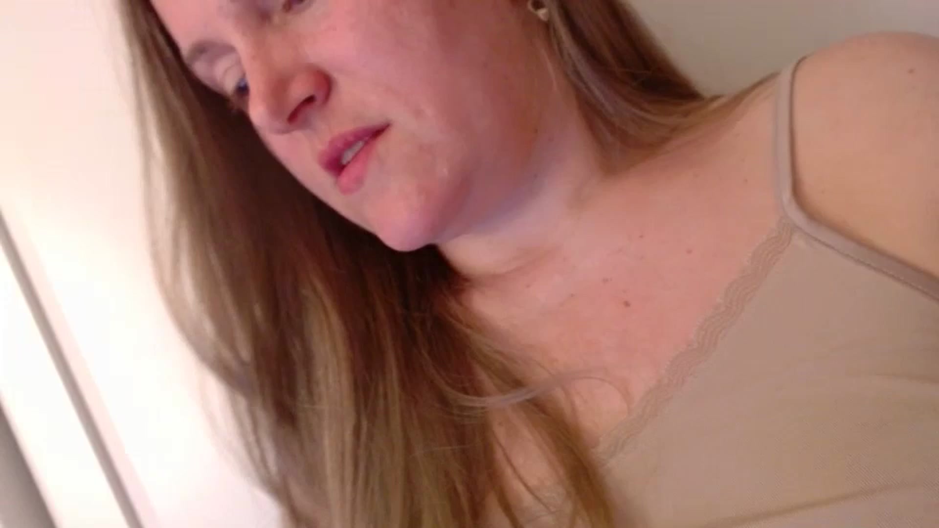 Gallery image thumbnail from JustLily's myfreecams stream on, 04/04/2025, 22:48 image 1 of 20