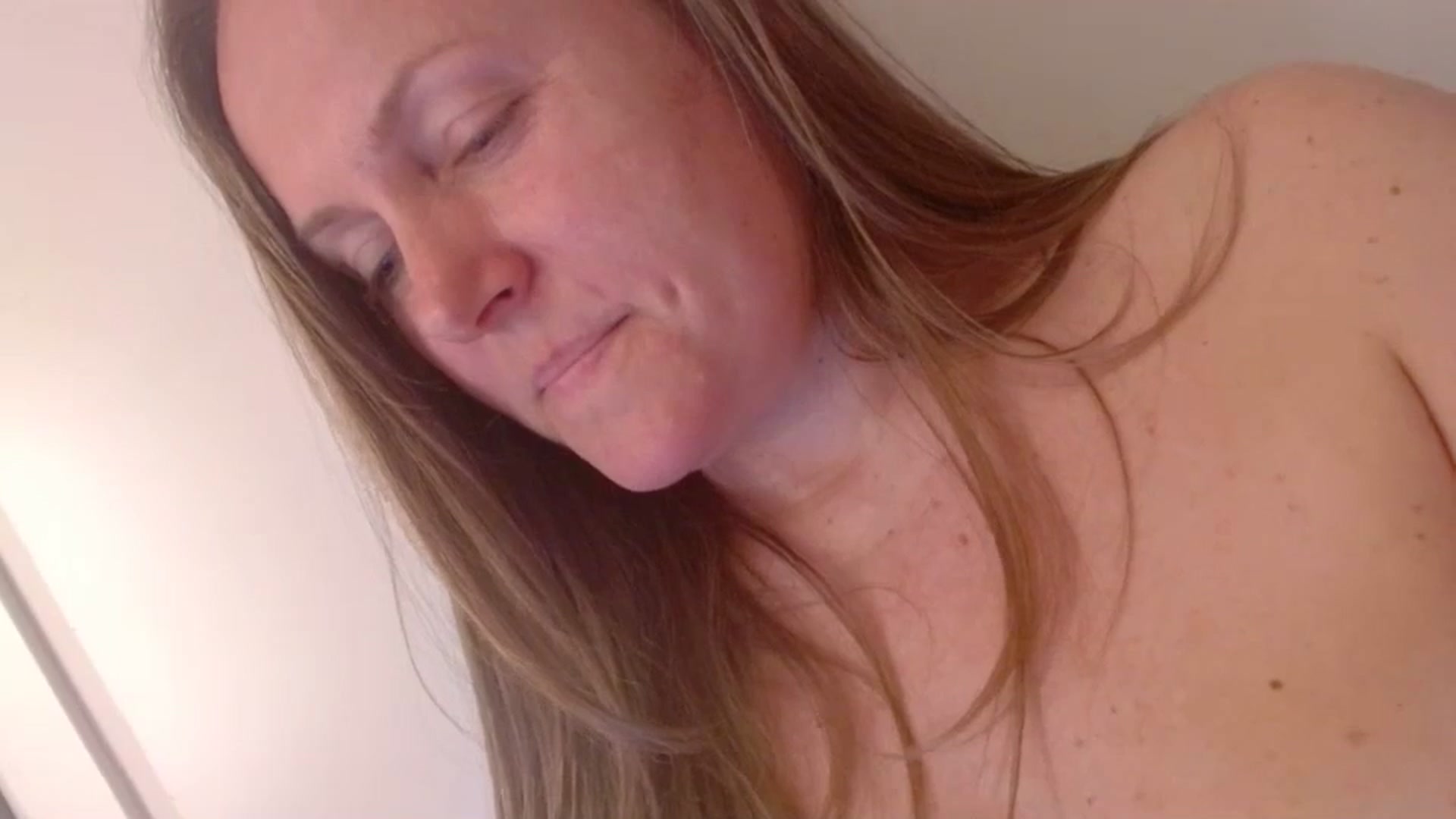 Gallery image thumbnail from JustLily's myfreecams stream on, 04/08/2025, 23:31 image 7 of 20