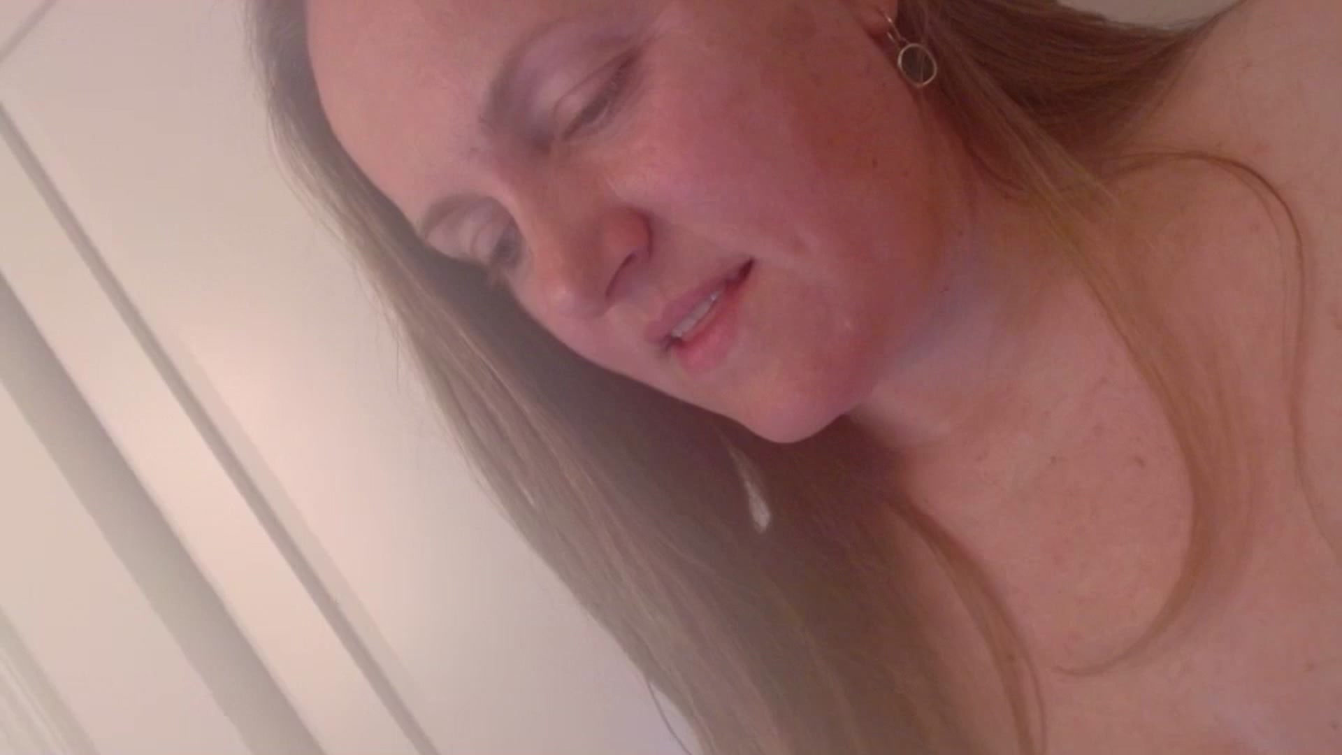 Gallery image thumbnail from JustLily's myfreecams stream on, 04/08/2025, 23:31 image 1 of 20