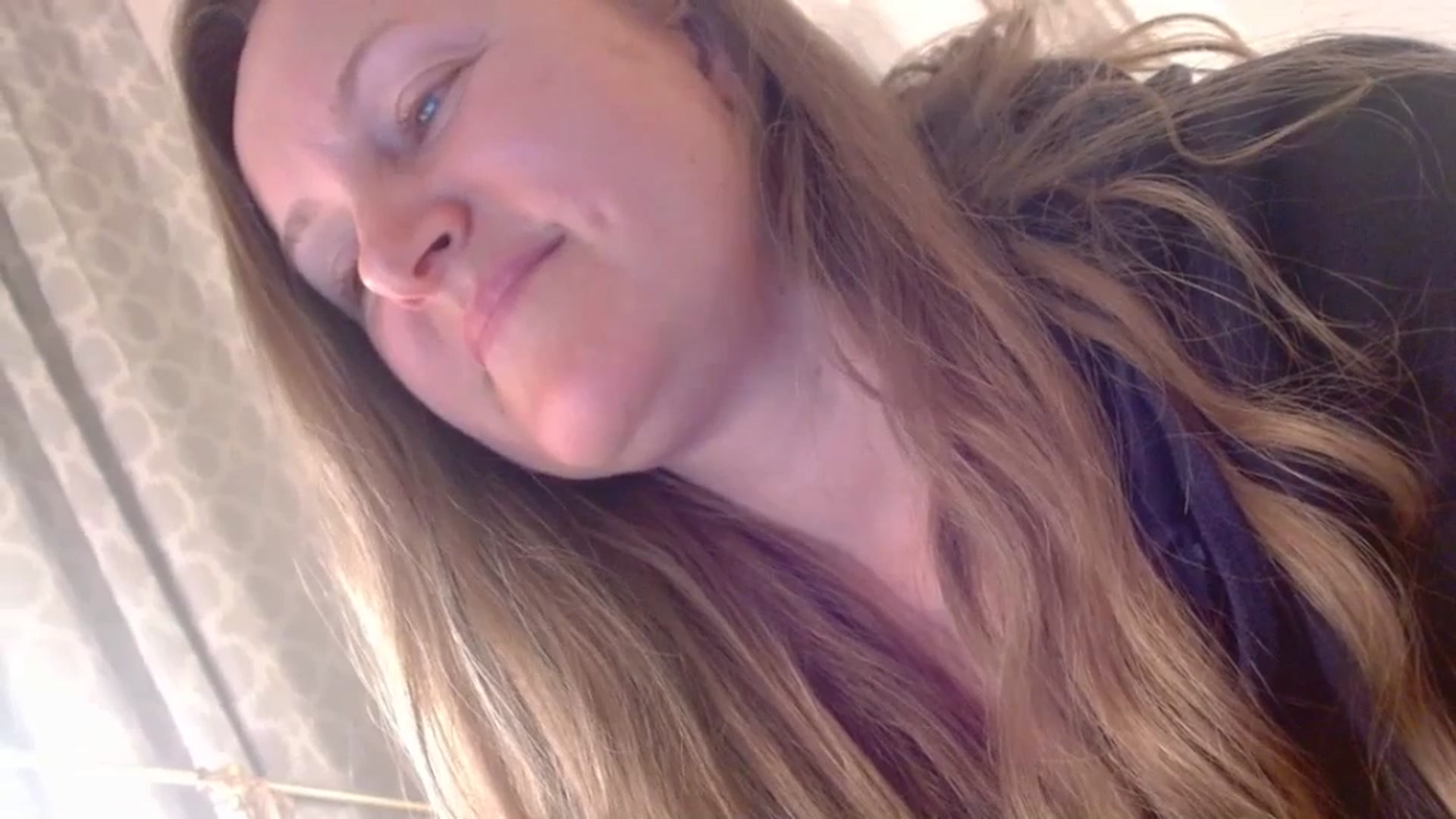 Gallery image thumbnail from JustLily's myfreecams stream on, 04/10/2025, 23:29 image 17 of 20