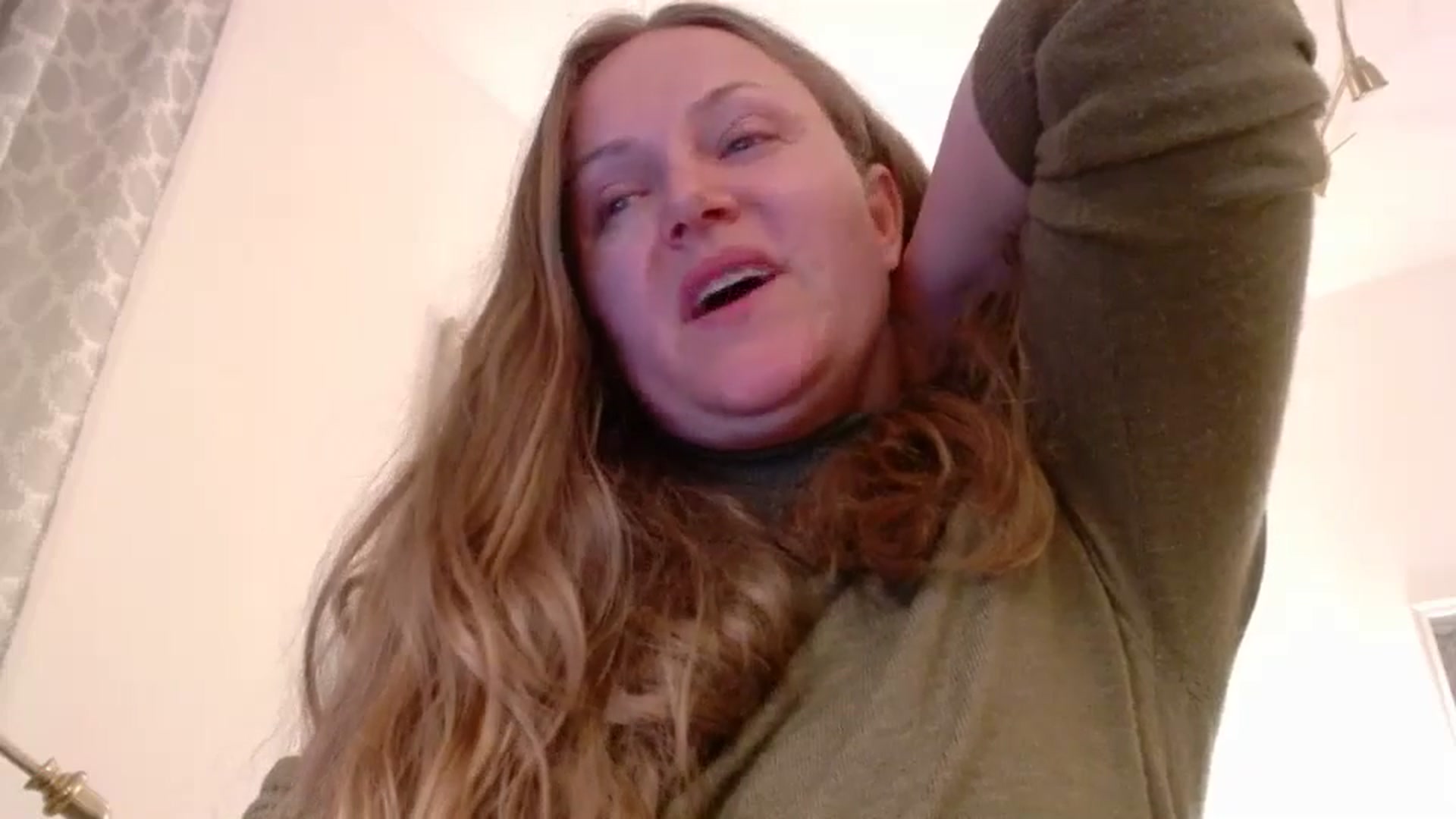 Gallery image thumbnail from JustLily's myfreecams stream on, 04/11/2025, 22:46 image 16 of 20