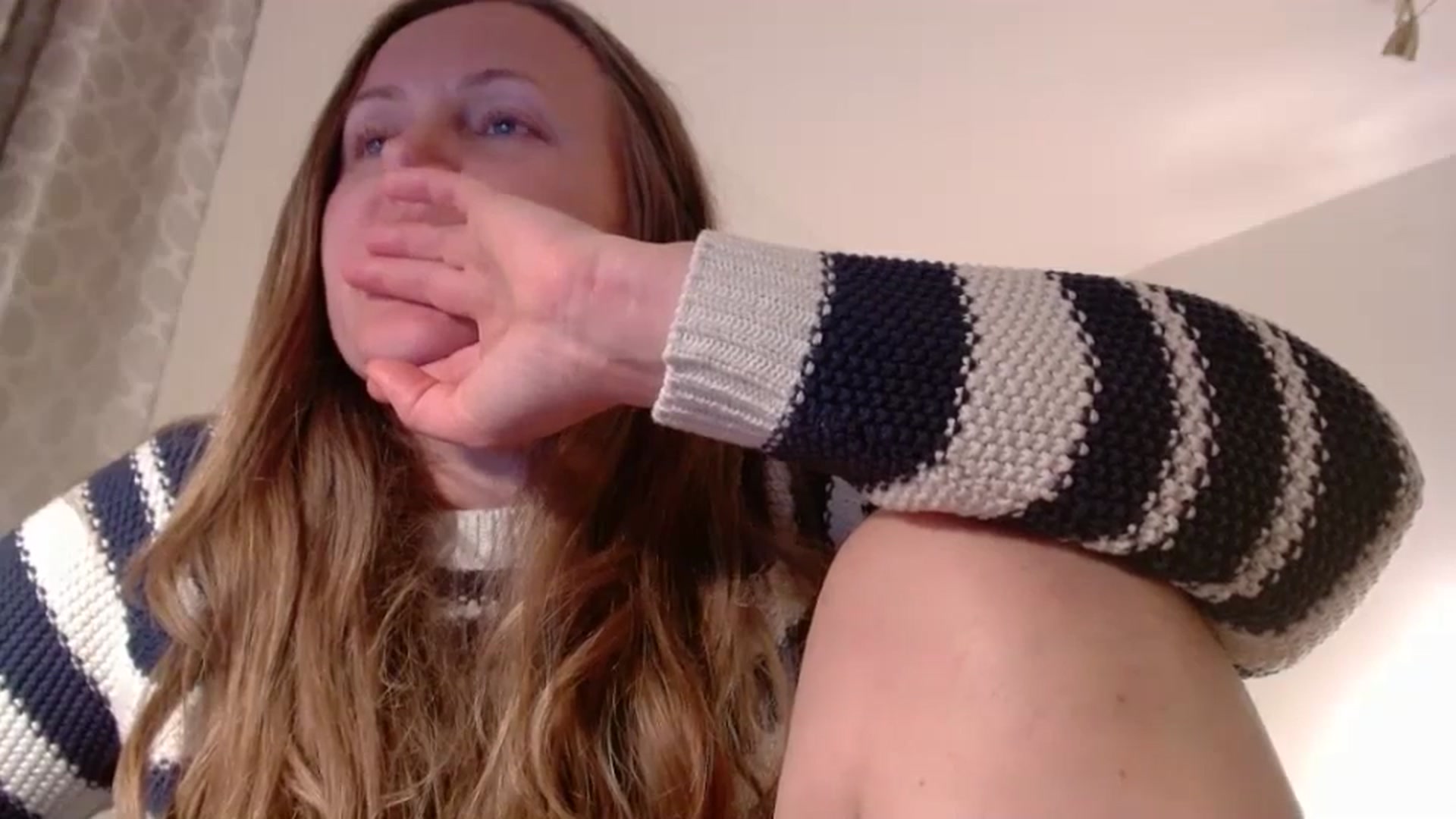 Gallery image thumbnail from JustLily's myfreecams stream on, 04/15/2025, 24:09 image 14 of 20