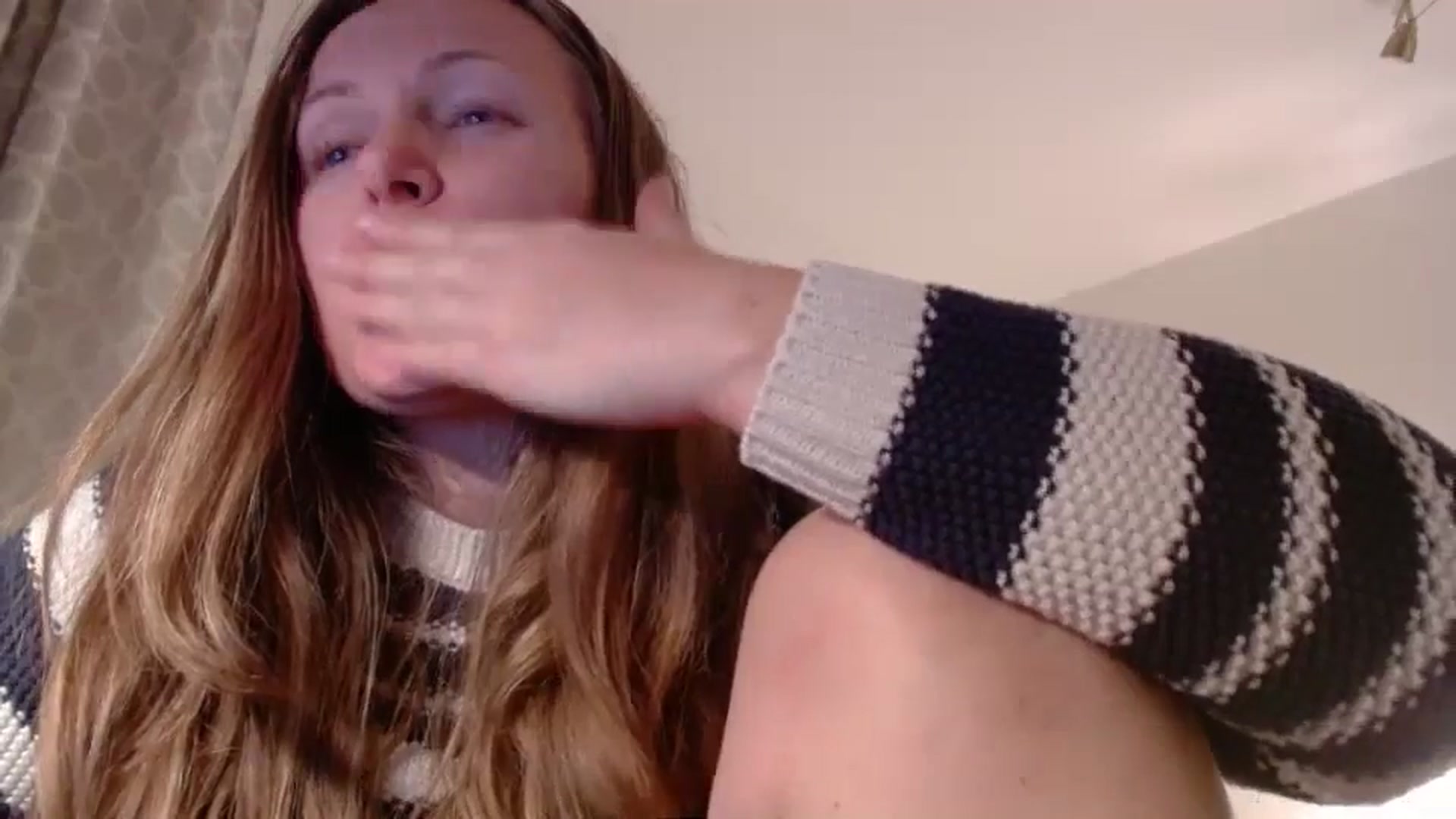 Gallery image thumbnail from JustLily's myfreecams stream on, 04/15/2025, 24:09 image 16 of 20