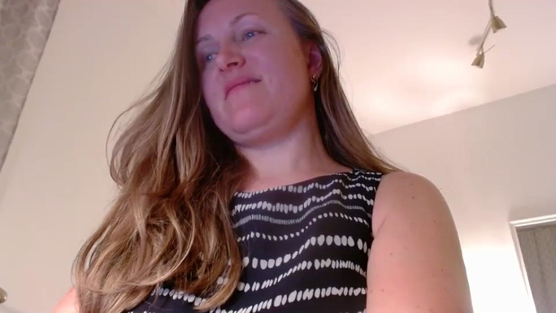 Gallery image thumbnail from JustLily's myfreecams stream on, 04/18/2025, 24:50 image 3 of 20