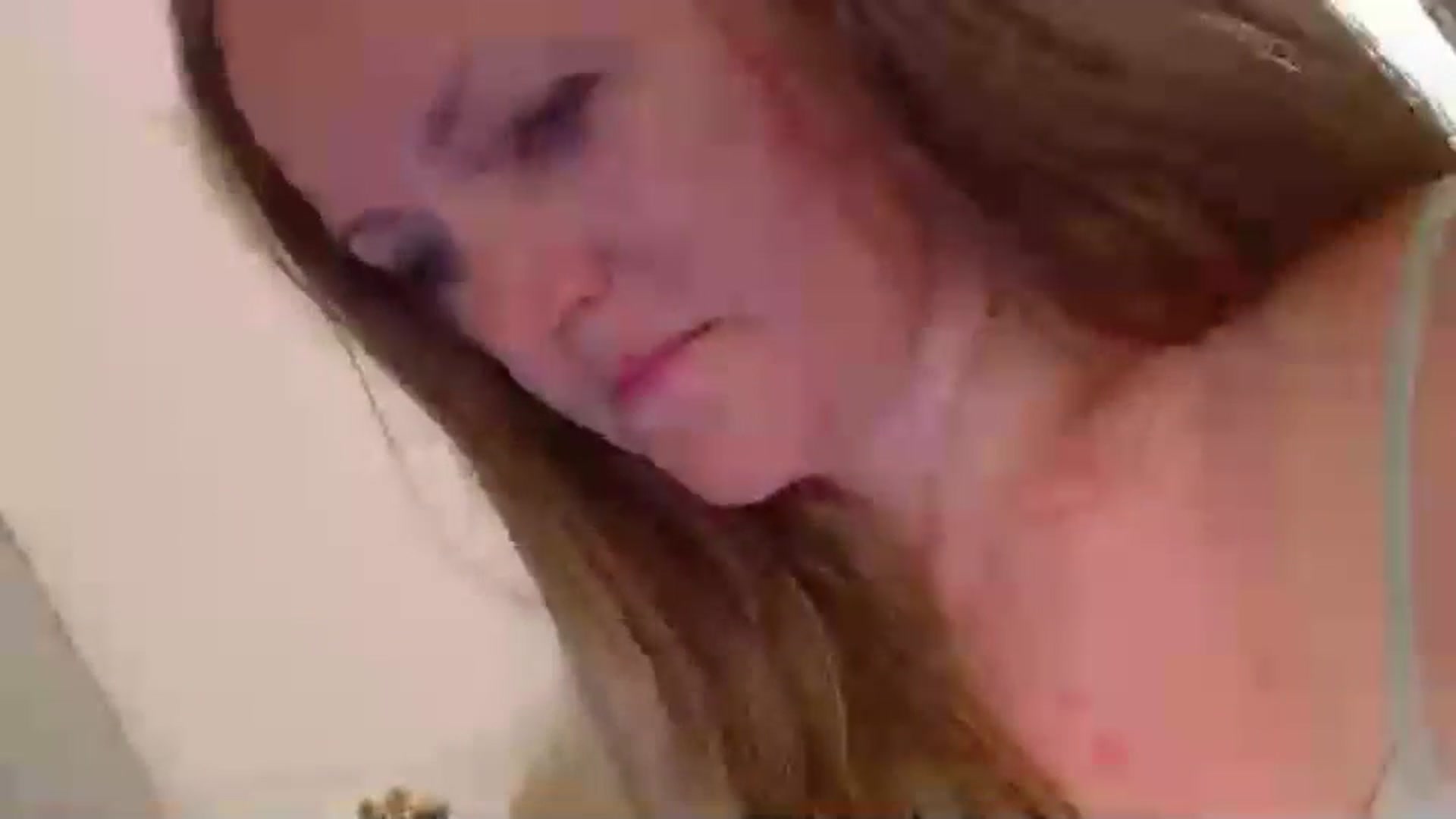Gallery image thumbnail from JustLily's myfreecams stream on, 05/06/2025, 23:24 image 13 of 20
