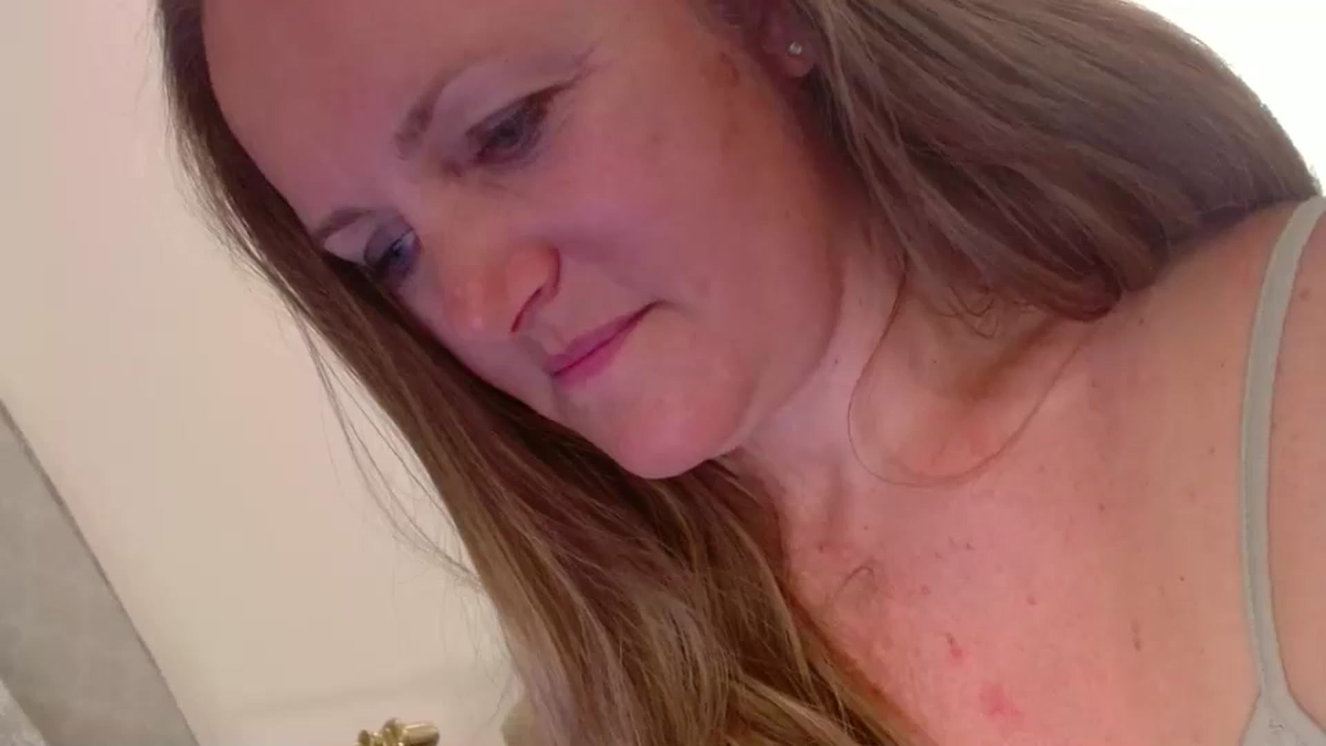 Gallery image thumbnail from JustLily's myfreecams stream on, 05/06/2025, 23:24 image 3 of 20
