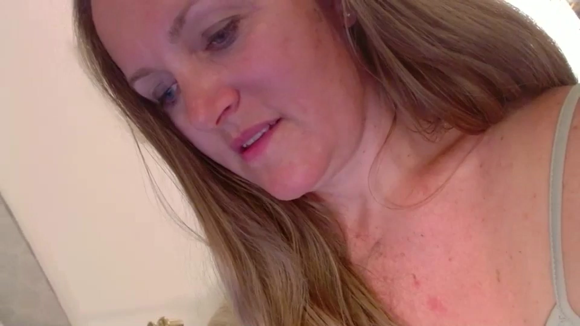 Gallery image thumbnail from JustLily's myfreecams stream on, 05/06/2025, 23:24 image 6 of 20