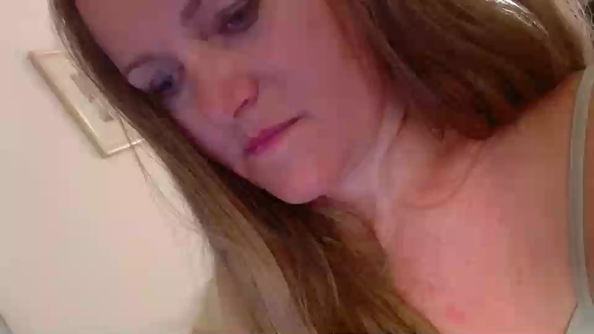 Gallery image thumbnail from JustLily's myfreecams stream on, 05/06/2025, 23:24 image 18 of 20