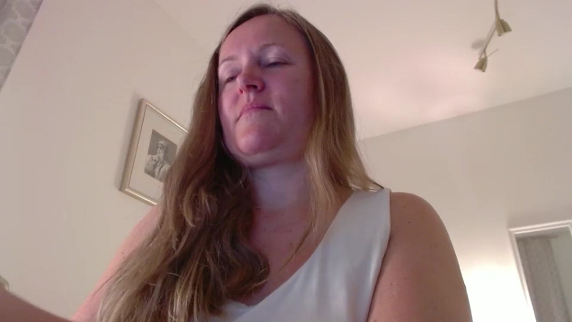 Gallery image thumbnail from JustLily's myfreecams stream on, 05/09/2025, 24:07 image 16 of 20
