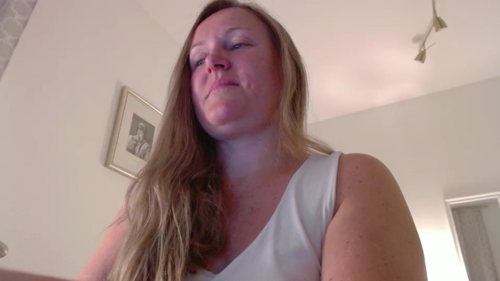 Gallery image thumbnail from JustLily's myfreecams stream on, 05/09/2025, 24:07 image 9 of 20