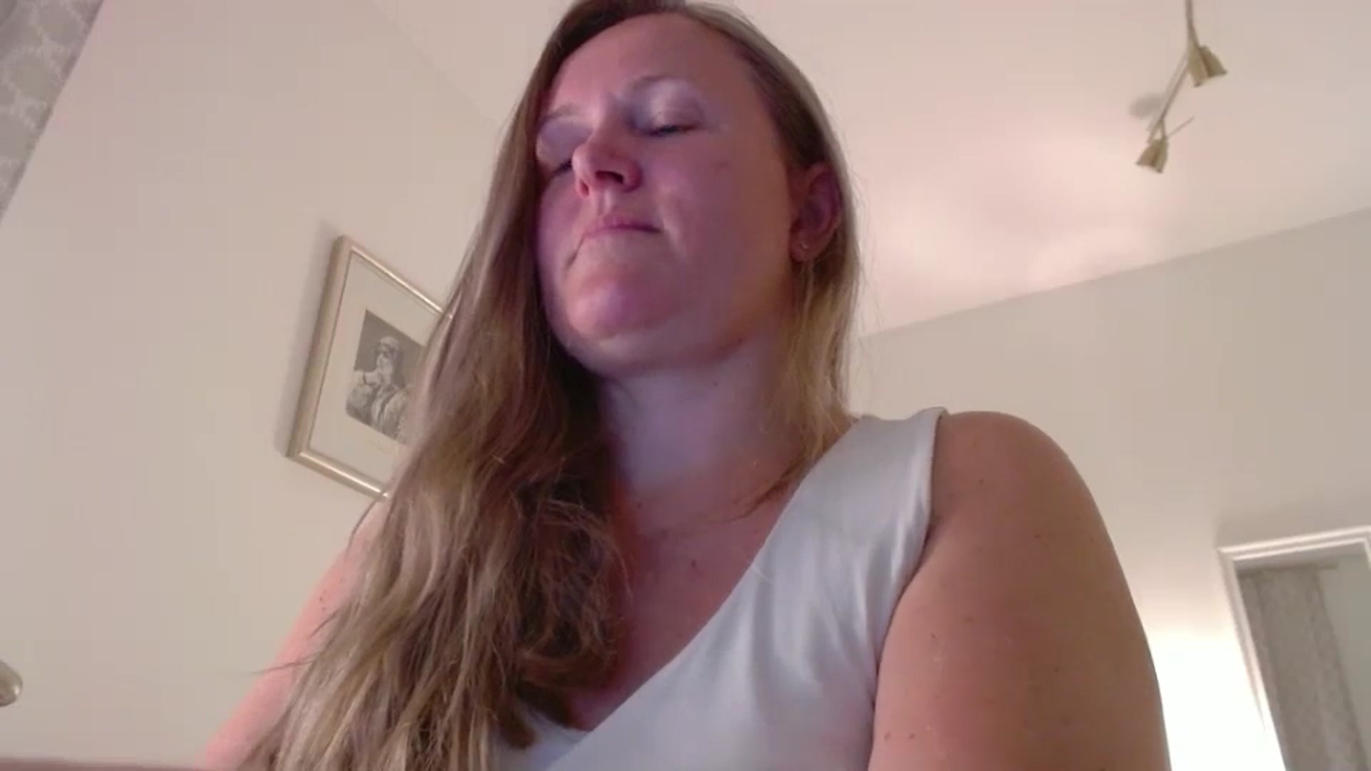 Gallery image thumbnail from JustLily's myfreecams stream on, 05/09/2025, 24:07 image 7 of 20