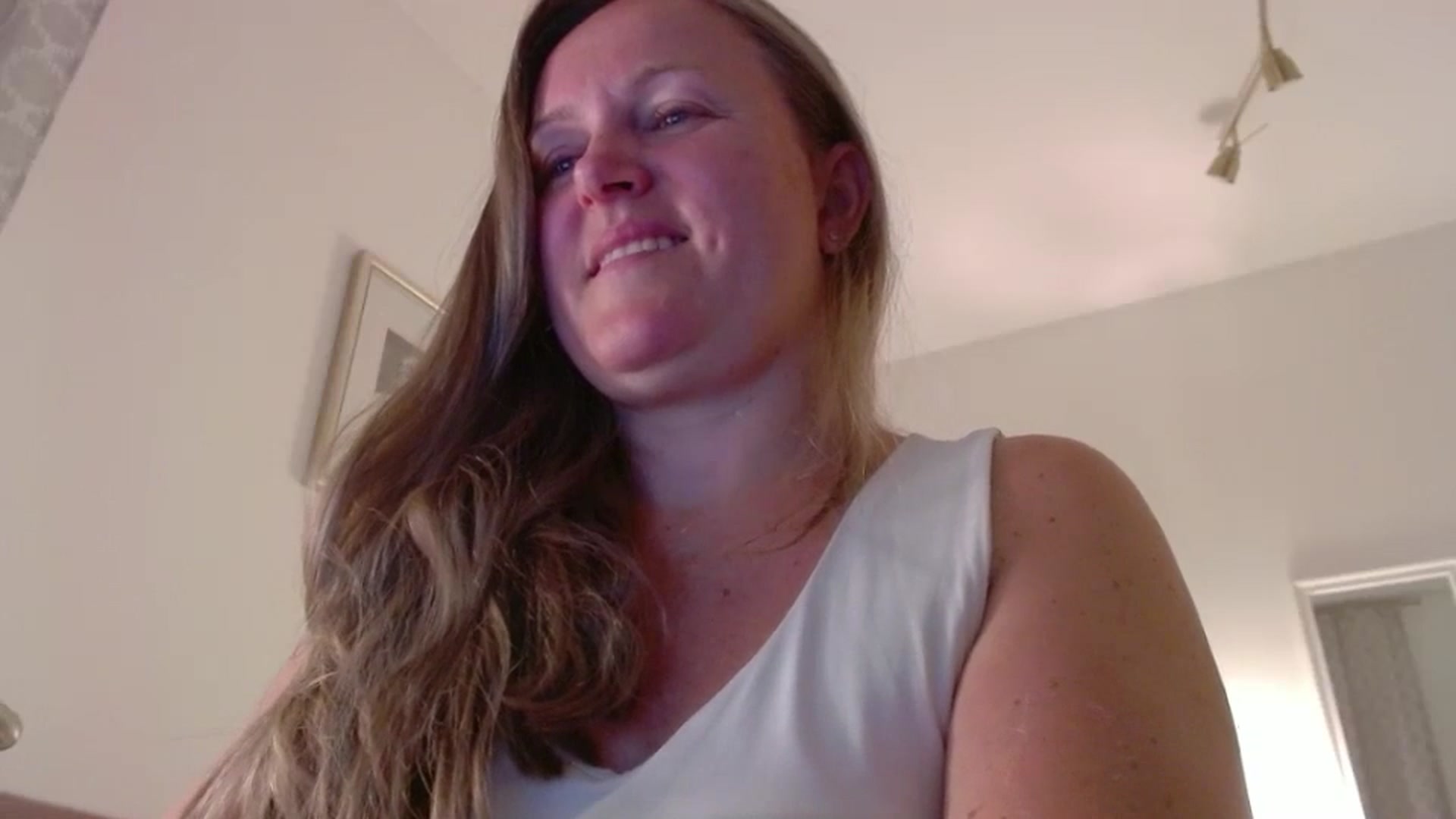 Gallery image thumbnail from JustLily's myfreecams stream on, 05/09/2025, 24:07 image 3 of 20