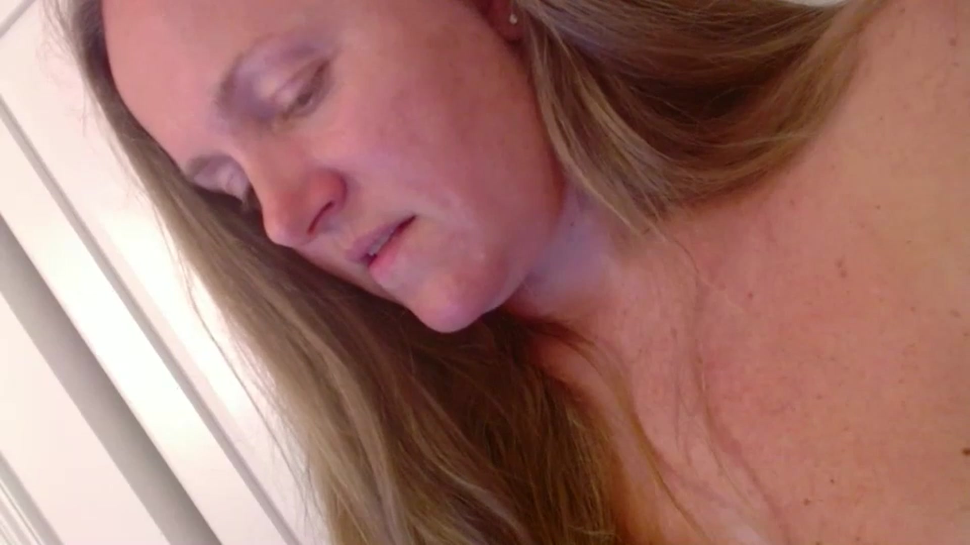 Gallery image thumbnail from JustLily's myfreecams stream on, 05/09/2025, 20:46 image 19 of 20