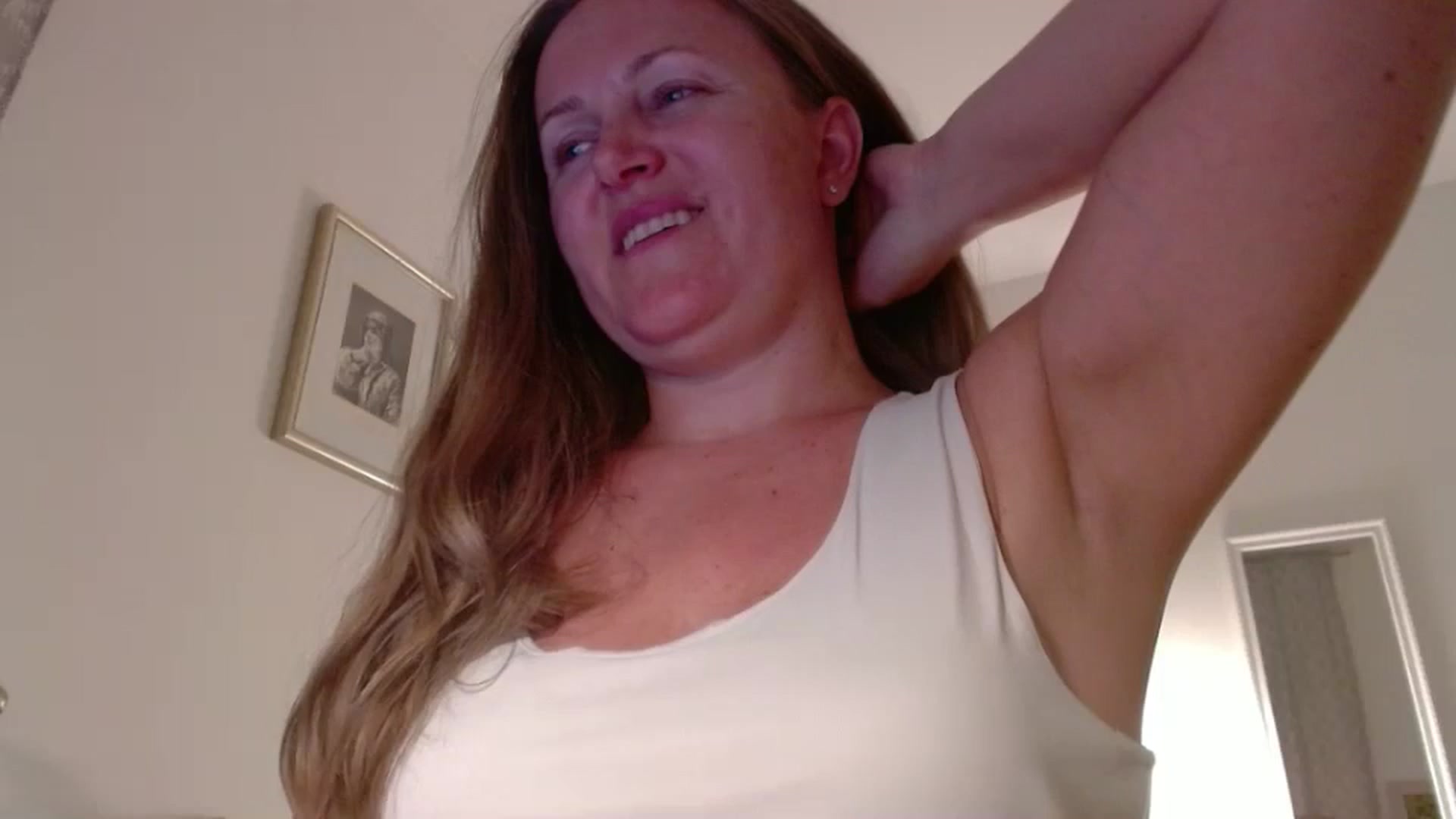 Gallery image thumbnail from JustLily's myfreecams stream on, 05/09/2025, 20:46 image 1 of 20
