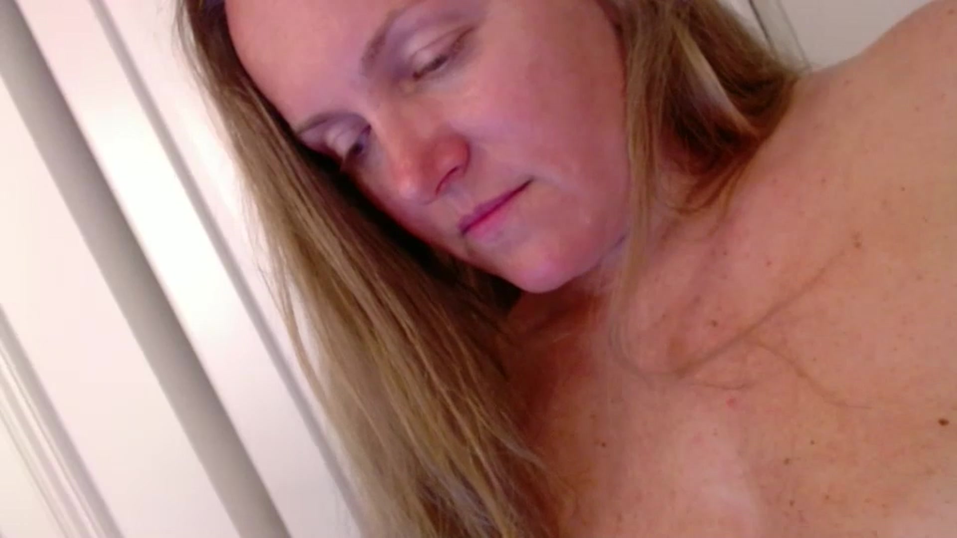 Gallery image thumbnail from JustLily's myfreecams stream on, 05/10/2025, 01:23 image 17 of 20