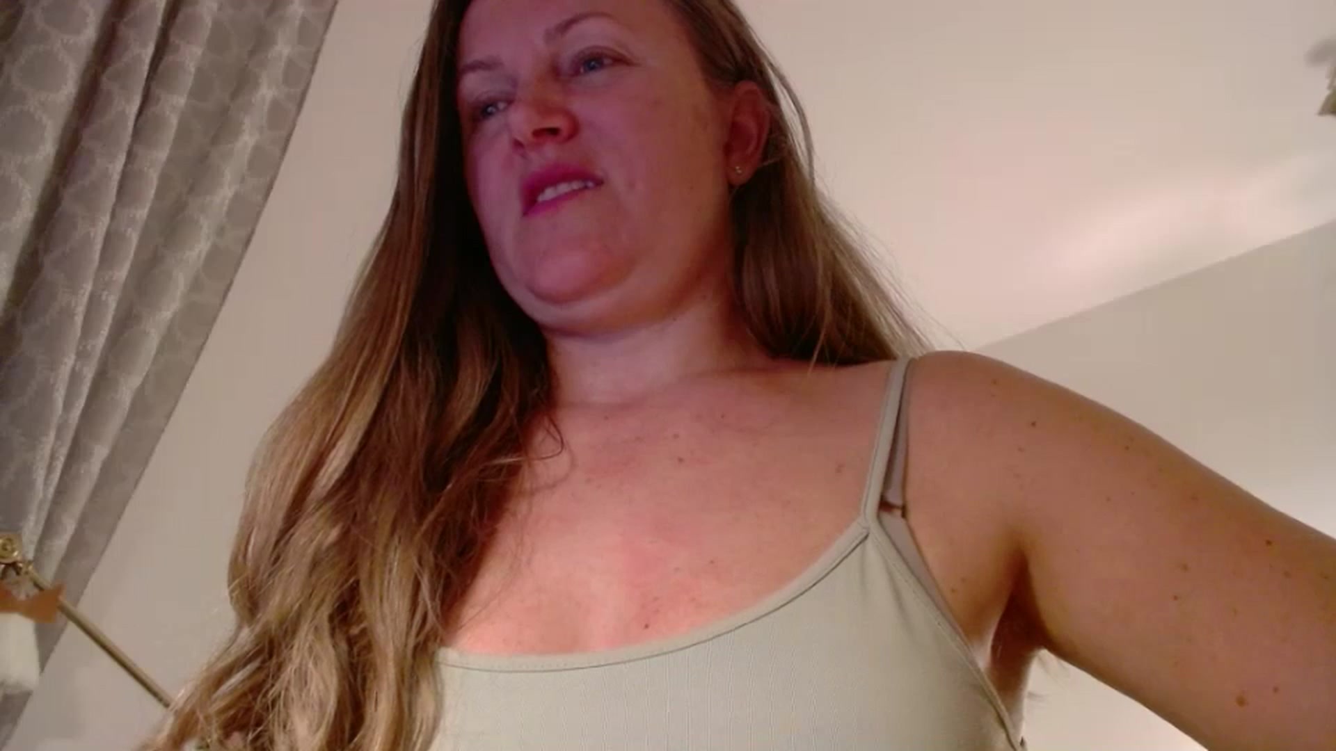 Gallery image thumbnail from JustLily's myfreecams stream on, 06/11/2025, 23:06 image 17 of 20