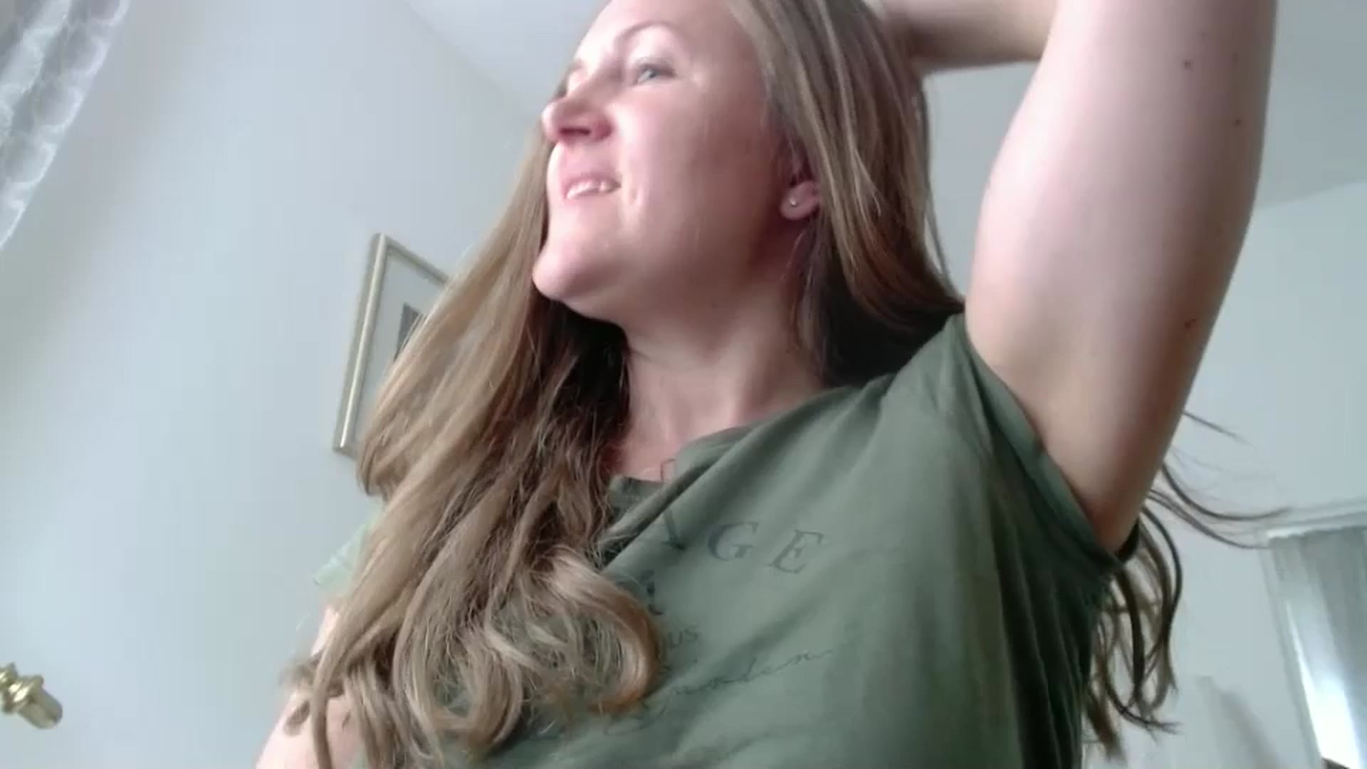 Gallery image thumbnail from JustLily's myfreecams stream on, 06/12/2025, 13:00 image 4 of 20