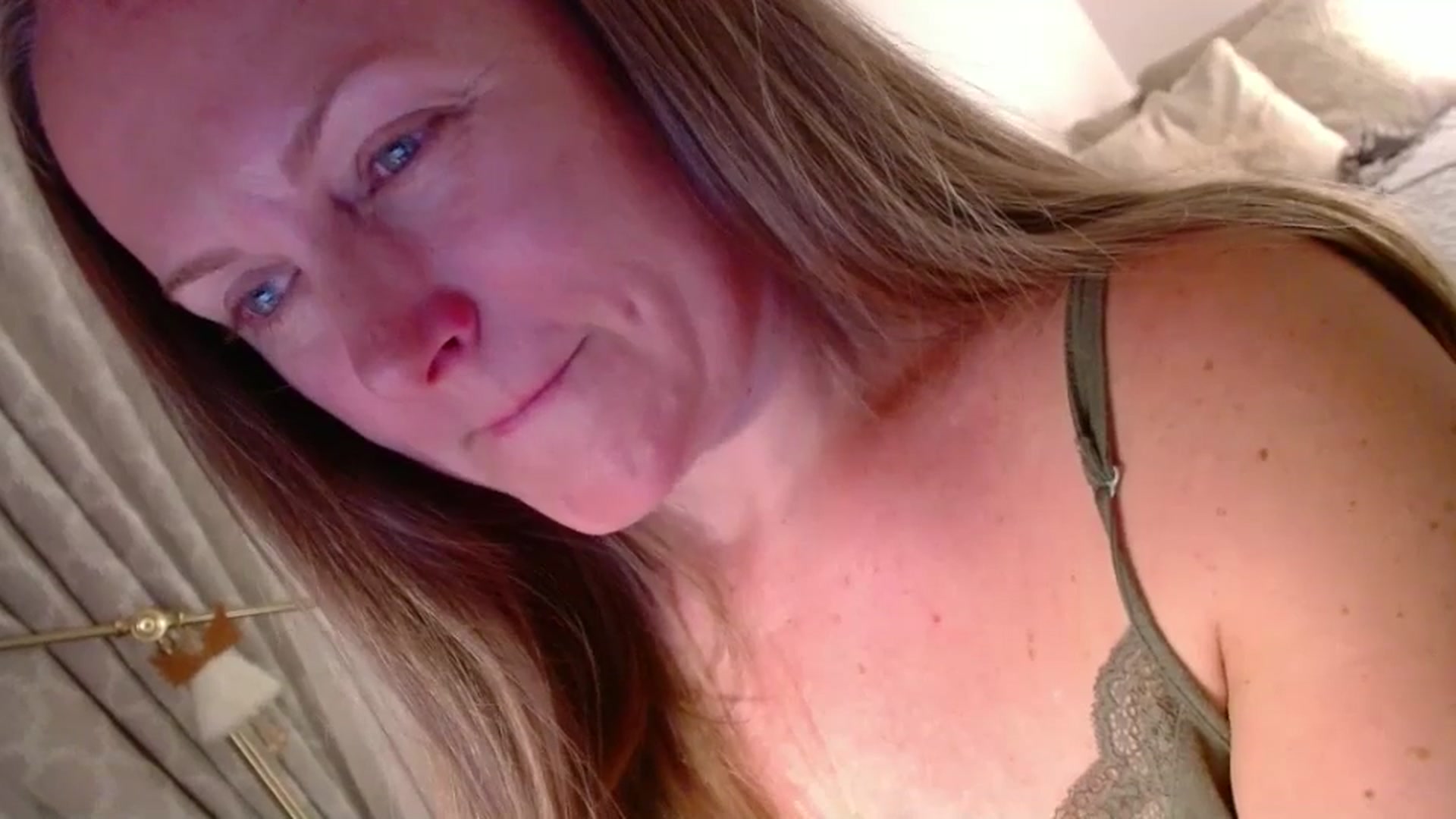 Gallery image thumbnail from JustLily's myfreecams stream on, 06/14/2025, 22:24 image 5 of 20