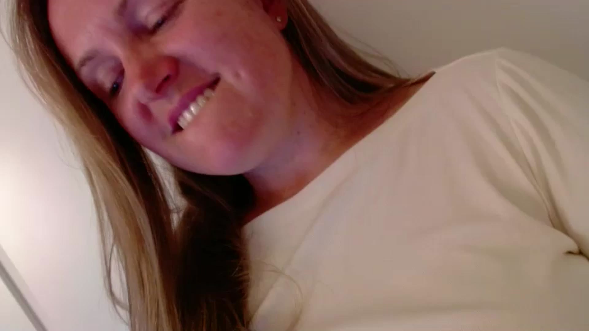 Gallery image thumbnail from JustLily's myfreecams stream on, 06/17/2025, 22:28 image 4 of 20