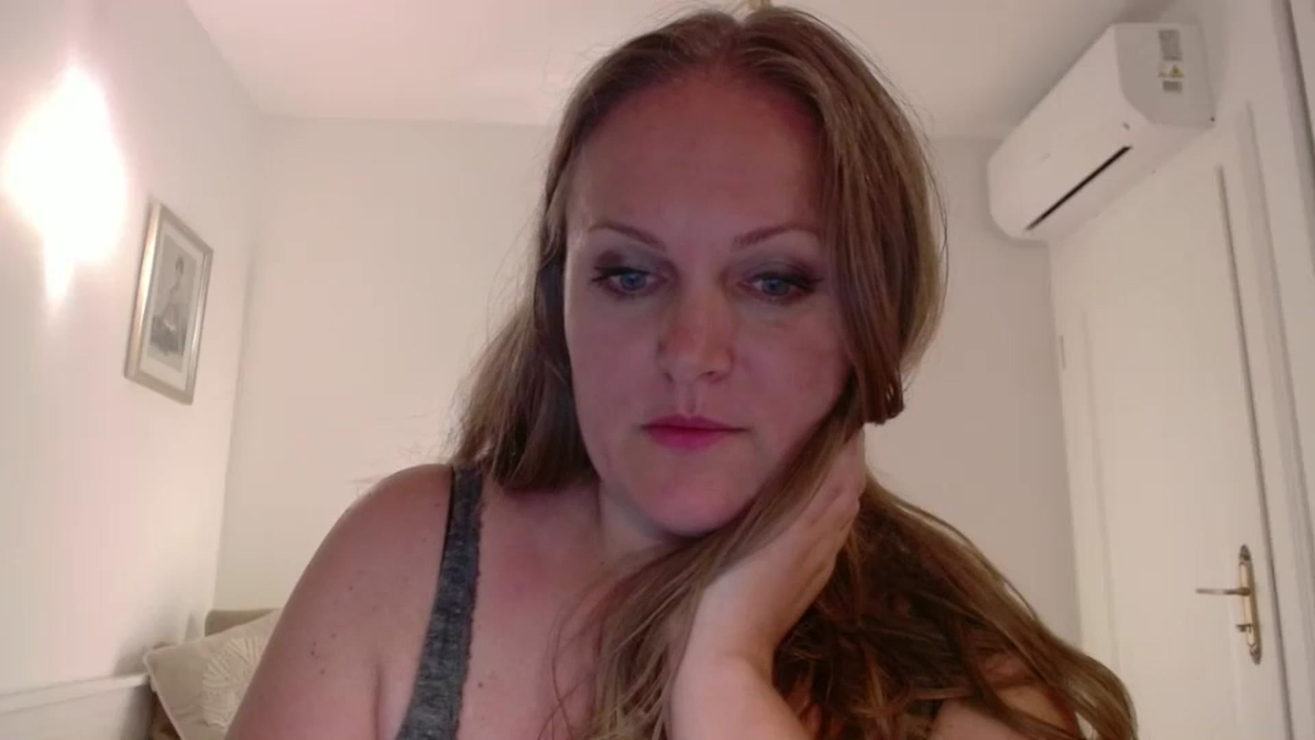 Gallery image thumbnail from JustLily's myfreecams stream on, 07/21/2025, 22:04 image 1 of 20