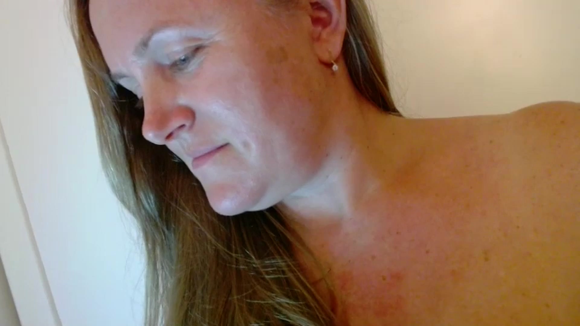 Gallery image thumbnail from JustLily's myfreecams stream on, 08/04/2025, 21:10 image 13 of 20