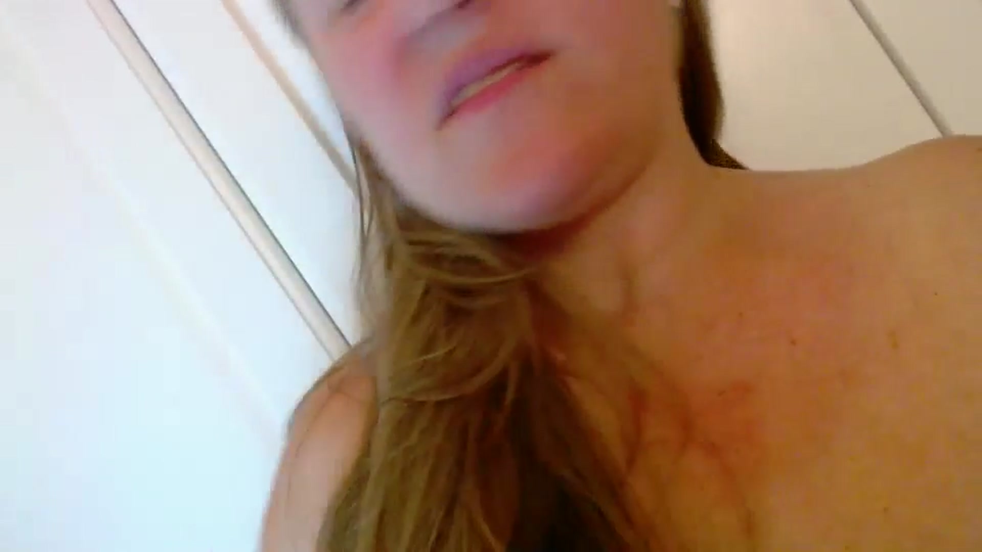 Gallery image thumbnail from JustLily's myfreecams stream on, 08/04/2025, 21:10 image 17 of 20