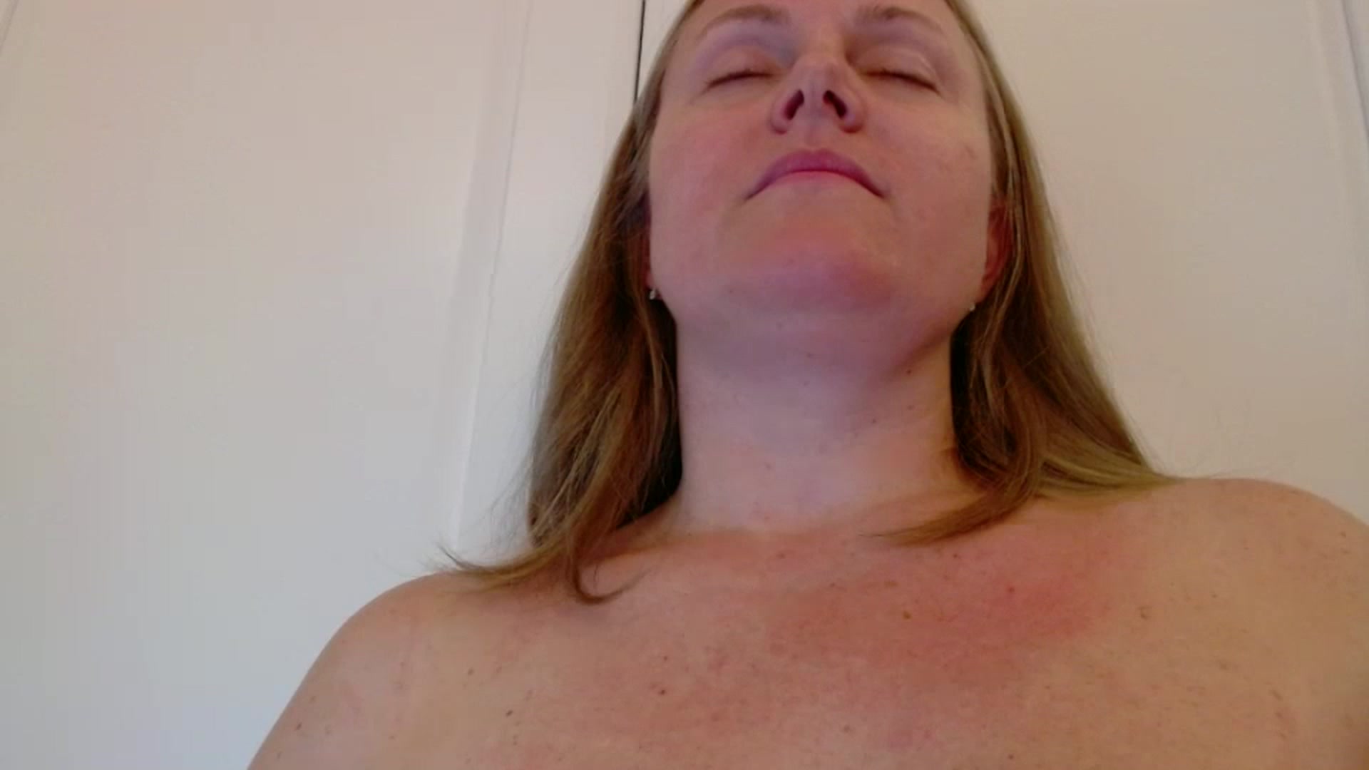 Gallery image thumbnail from JustLily's myfreecams stream on, 08/05/2025, 22:58 image 15 of 20