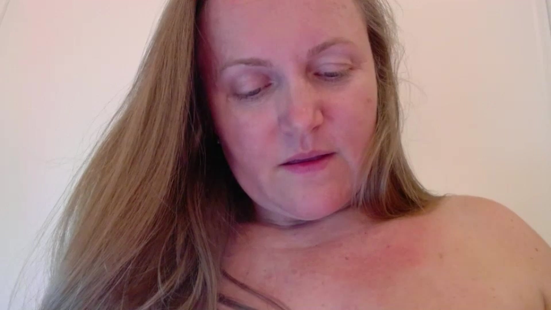 Gallery image thumbnail from JustLily's myfreecams stream on, 08/05/2025, 22:58 image 12 of 20
