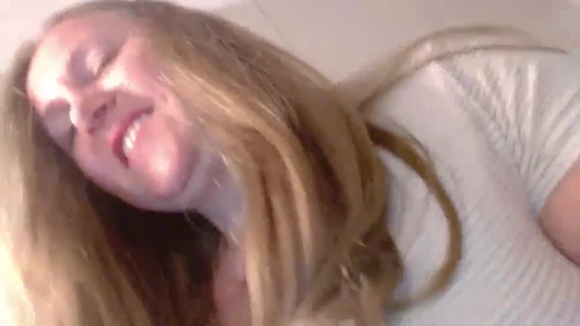 Gallery image thumbnail from JustLily's myfreecams stream on, 08/06/2025, 22:23 image 19 of 20