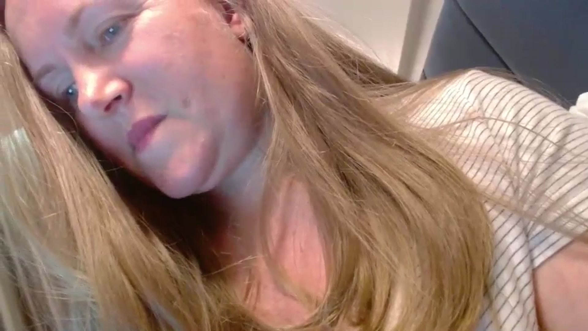 Gallery image thumbnail from JustLily's myfreecams stream on, 08/06/2025, 22:23 image 2 of 20