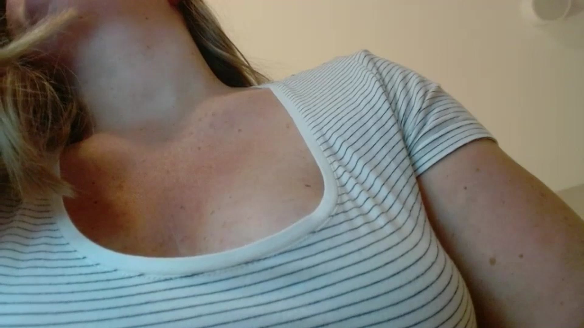 Gallery image thumbnail from JustLily's myfreecams stream on, 08/06/2025, 22:23 image 20 of 20