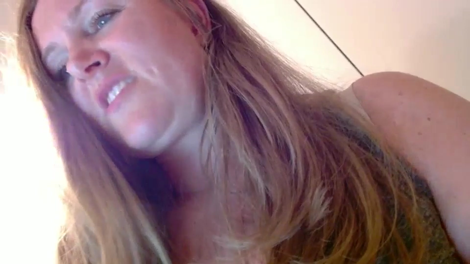 Gallery image thumbnail from JustLily's myfreecams stream on, 08/08/2025, 21:55 image 15 of 20