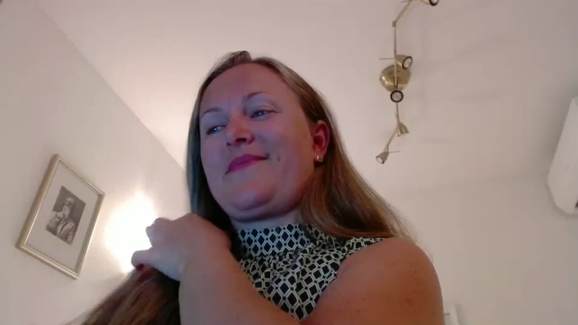 Gallery image thumbnail from JustLily's myfreecams stream on, 08/18/2025, 22:17 image 19 of 20